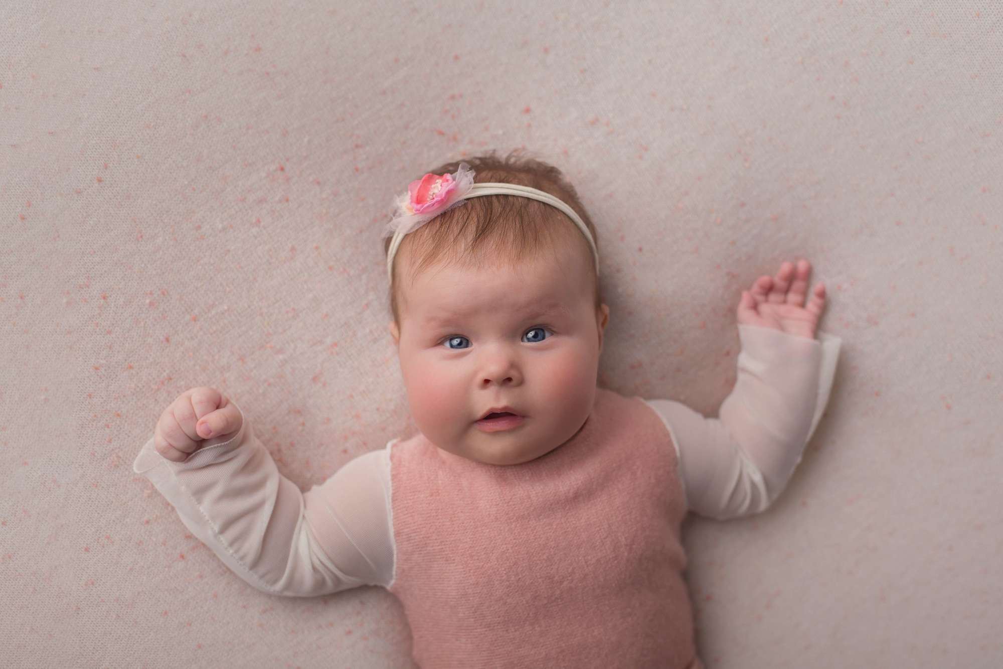 Малыши 3,5-12 мес. Фотограф беременности, новорождённых и деток до года в Актау