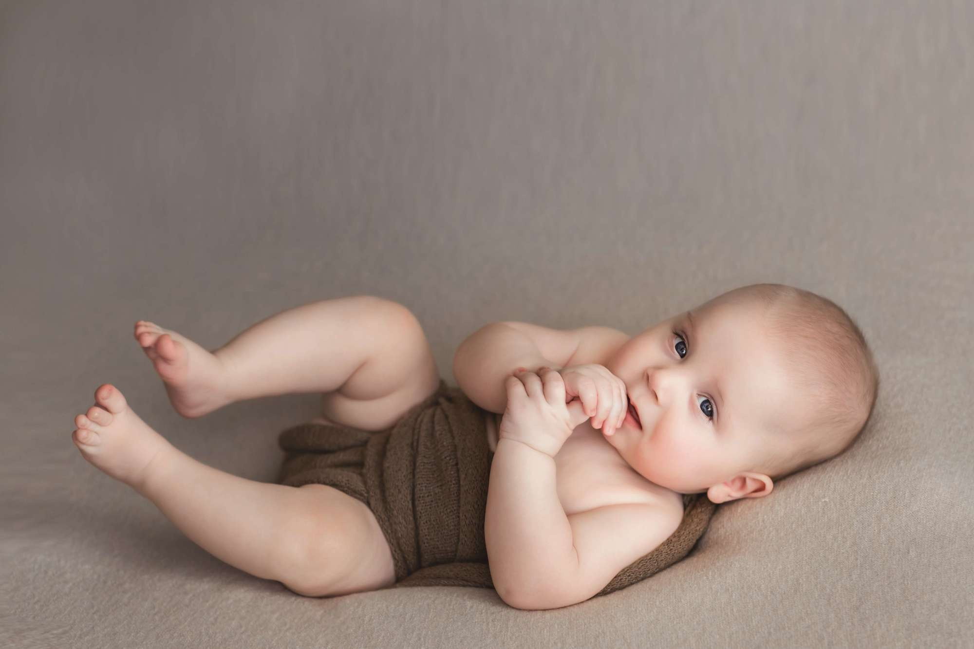 Малыши 3,5-12 мес. Фотограф беременности, новорождённых и деток до года в Актау