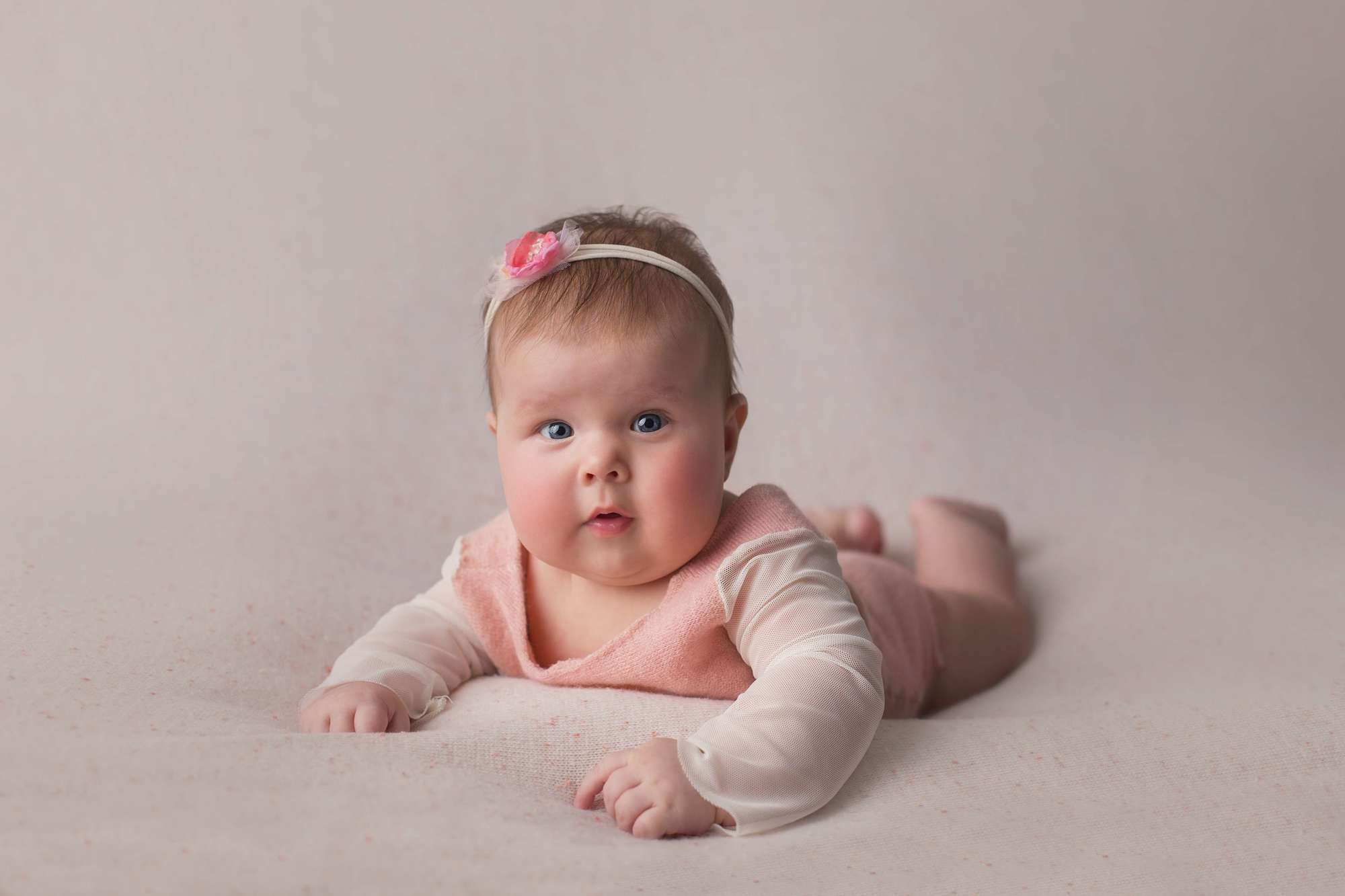 Малыши 3,5-12 мес. Фотограф беременности, новорождённых и деток до года в Актау