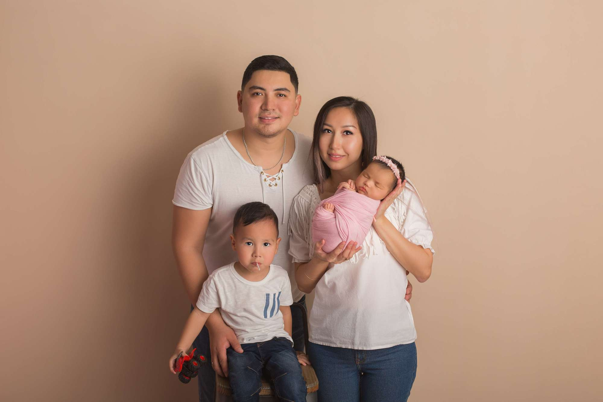 Семья. Фотограф беременности, новорождённых и деток до года в Актау