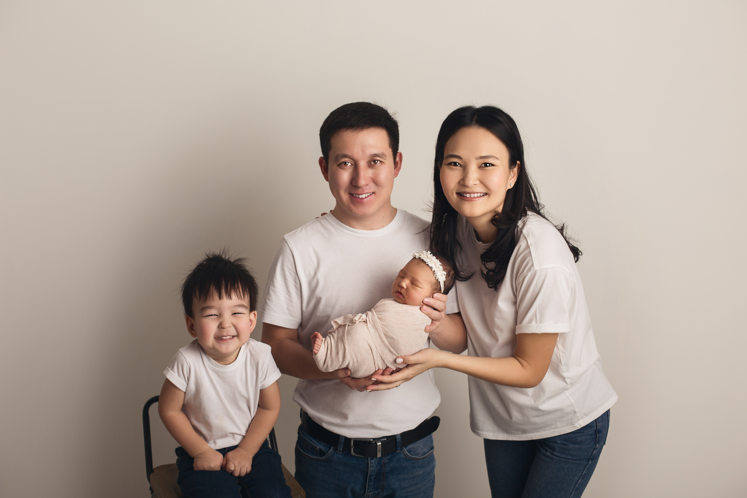 Семья. Фотограф беременности, новорождённых и деток до года в Актау