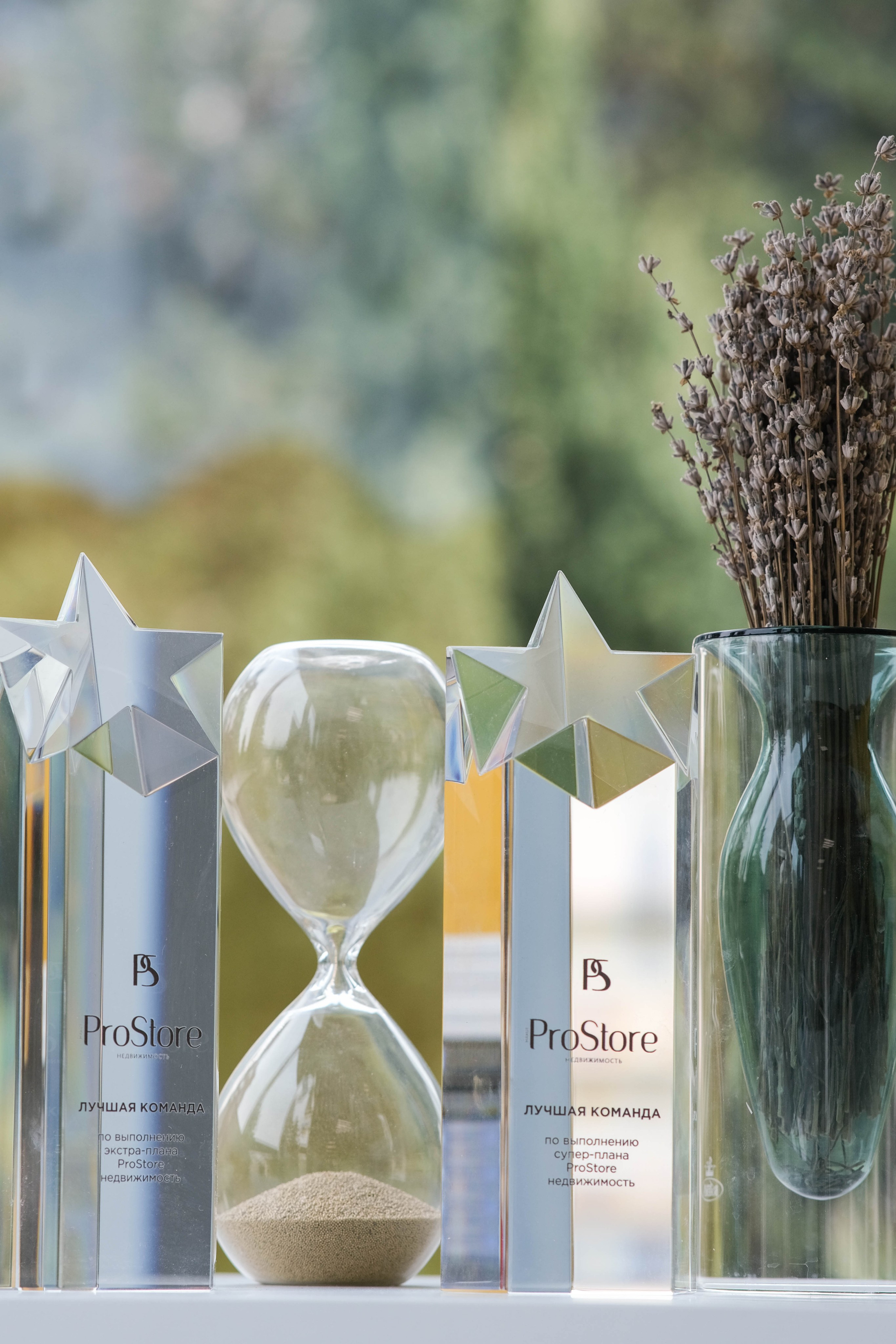 Съемка на визитки сотрудников агенства недвижимости + лайф фото. Главная