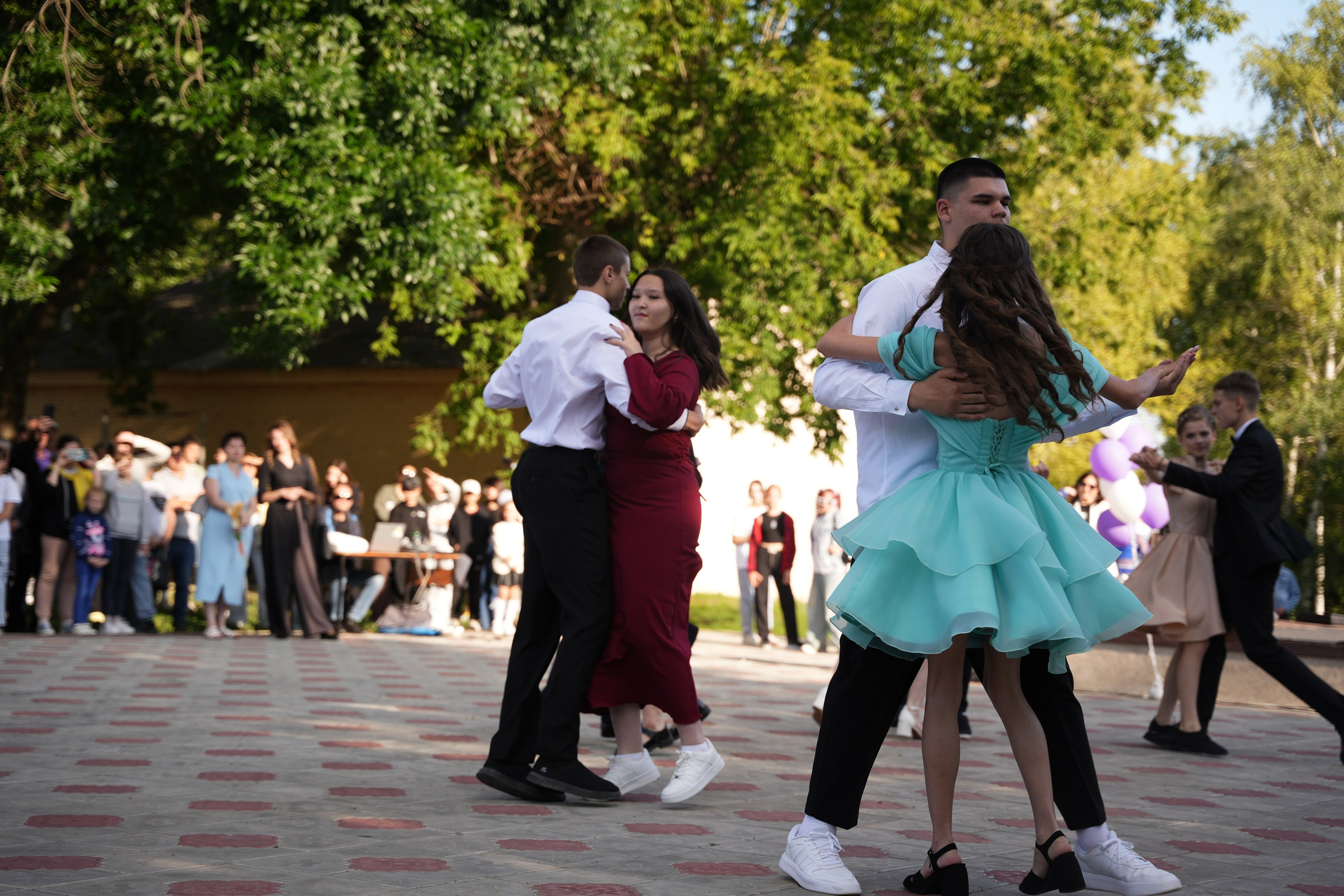 Выпускной в парке. Ольга Плаксина фотограф в Саратове
