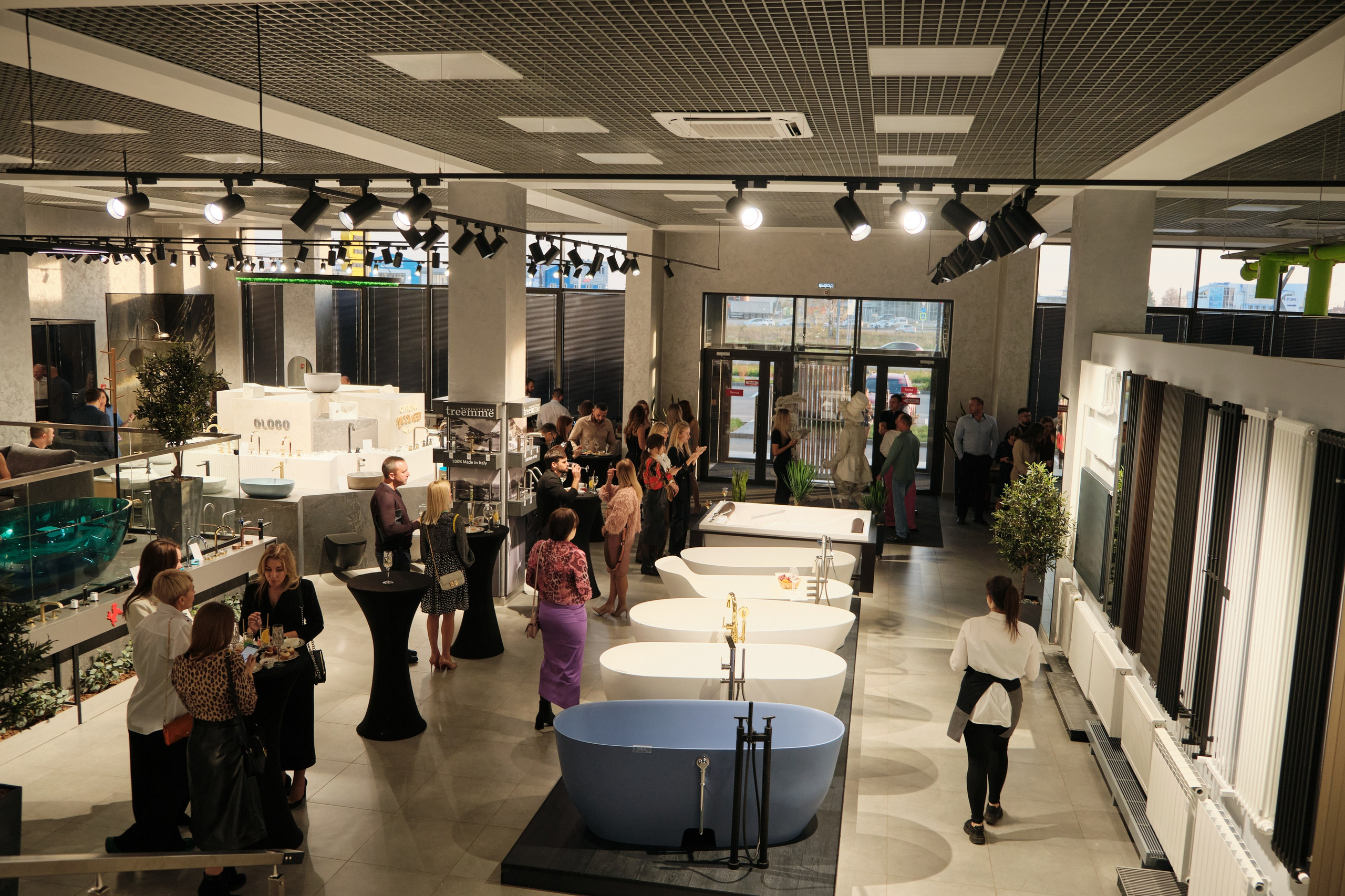 Открытие салона 100 градусов. Антон Ив