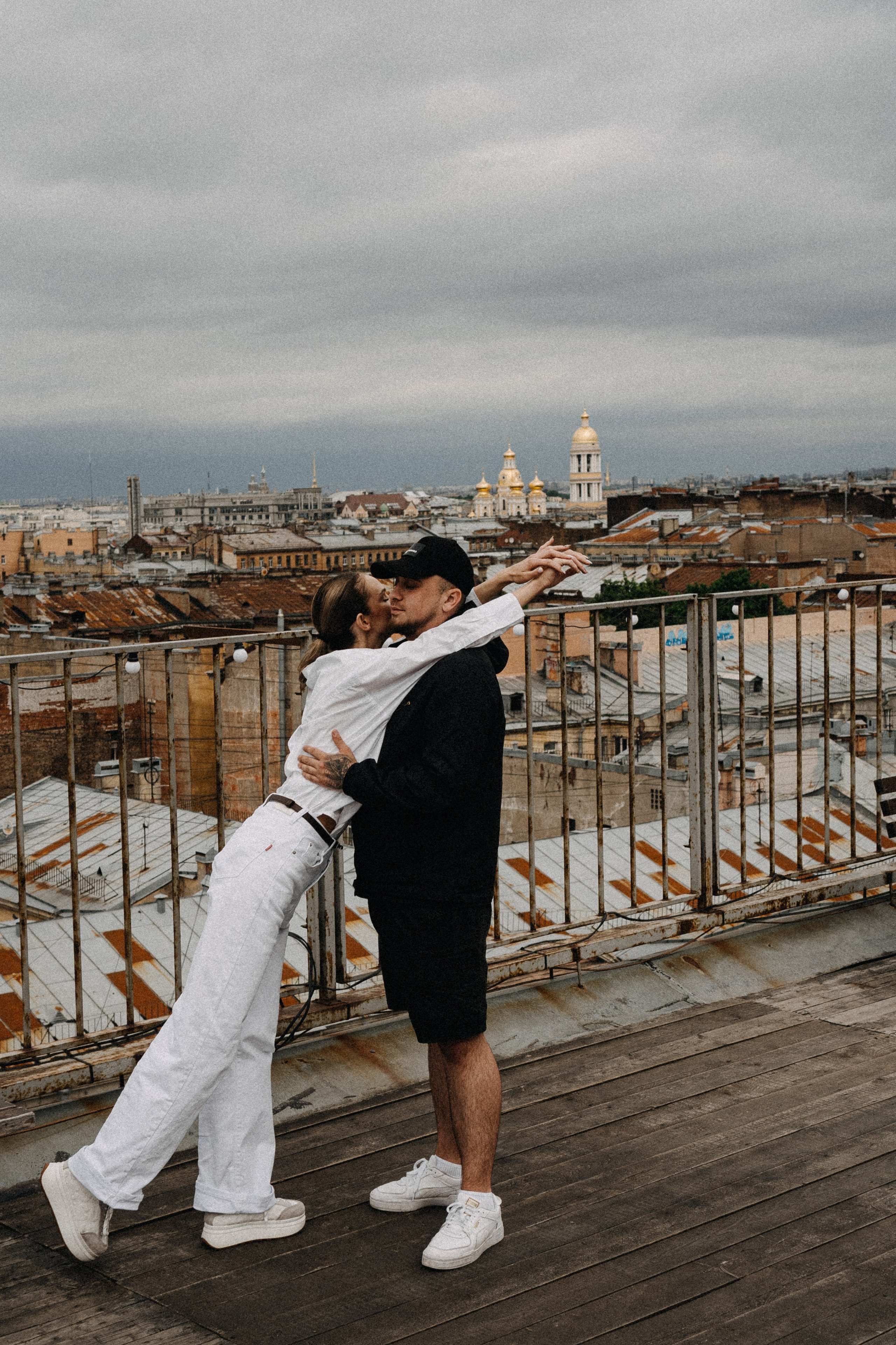 МЫ ГУЛЯЛИ ПРО КРЫШАМ ПИТЕРА. Профессиональный фотограф, Санкт-Петербург — Виктория Богомолова