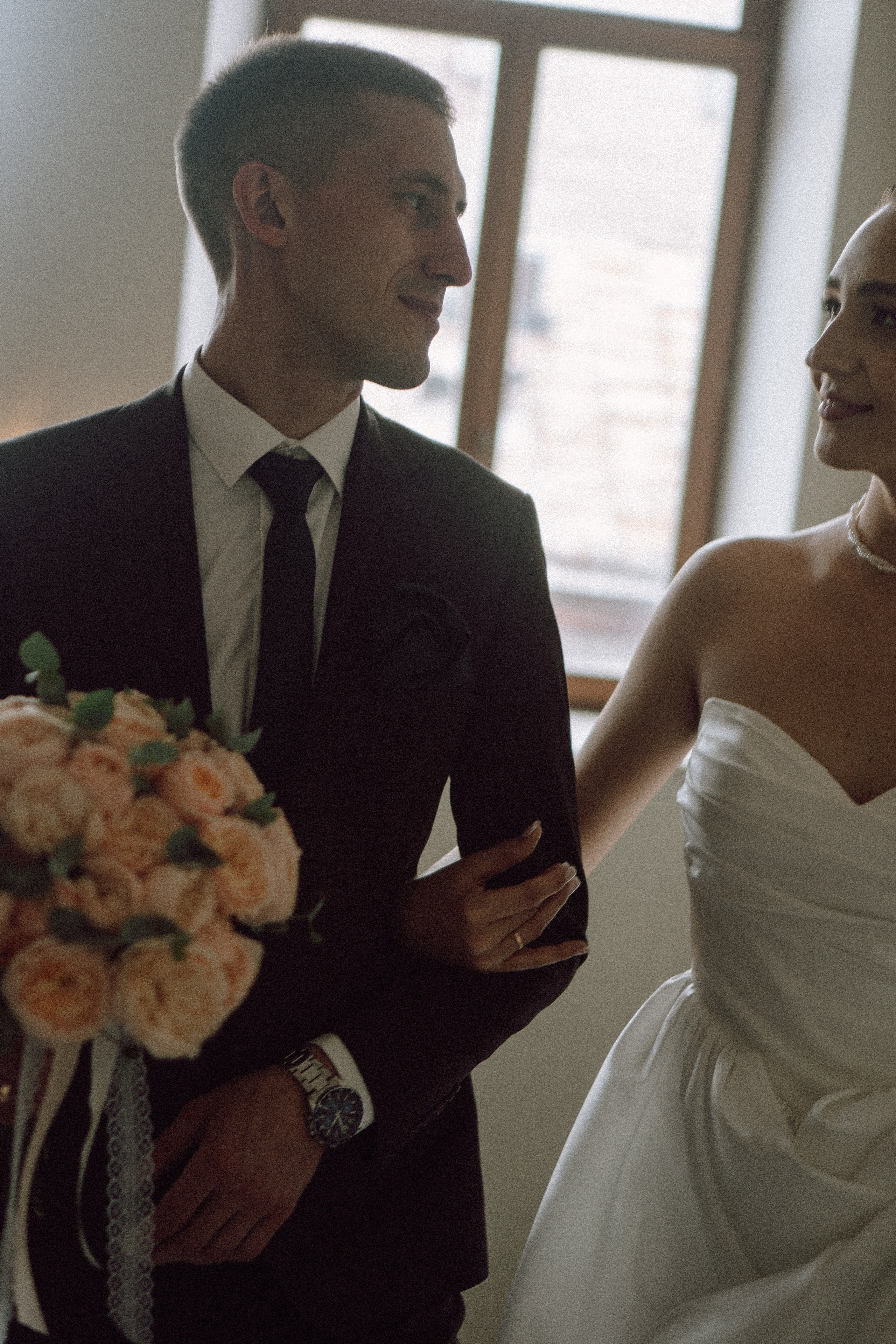 СВАДЕБНАЯ ПРОГУЛКА В САНТК-ПЕТЕРБУРГЕ (ИСАКИЕВСКИЙ СОБОР, ЗИМНЯЯ КАНАВКА, ЭРМИТАЖ И БОЛЬШАЯ МОРСКАЯ УЛИЦА). Профессиональный фотограф, Санкт-Петербург — Виктория Богомолова