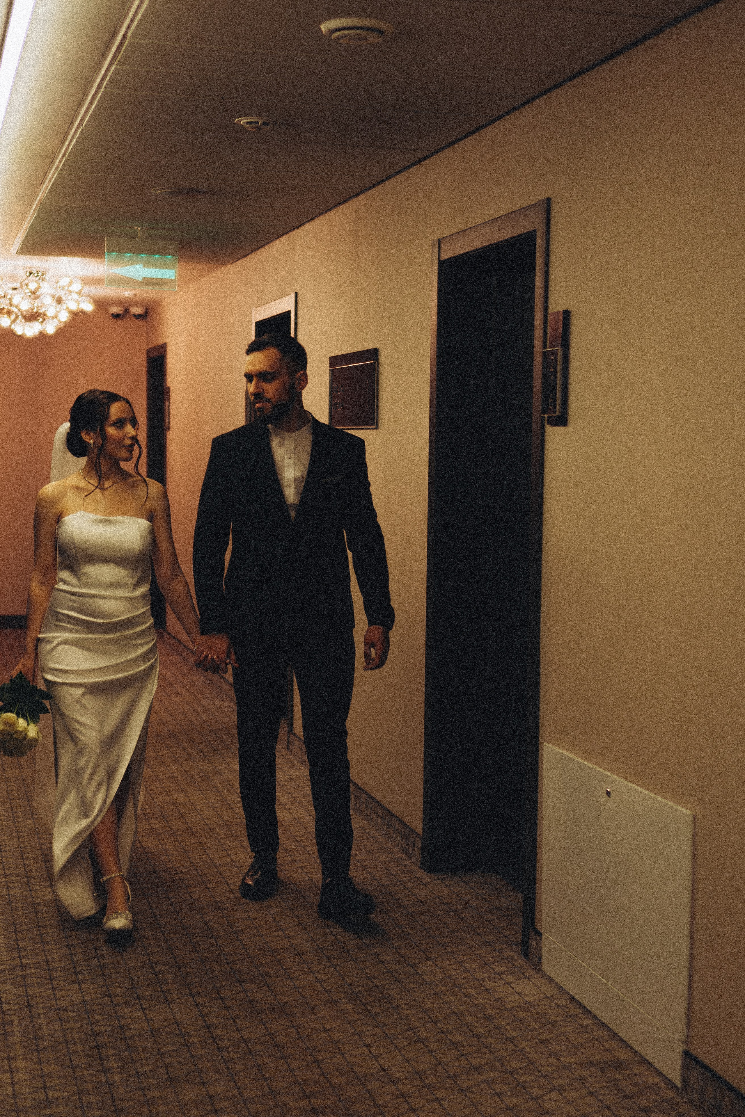 СВАДЕБНАЯ СЬЕМКА СБОРОВ ЖЕНИХА И НЕВЕСТЫ В ОТЕЛЕ И ТАКЖЕ ФОТОСЕССИИЯ В ОТЕЛЕЕ МЕГАПОЛИС БРЯНСК. Профессиональный фотограф, Санкт-Петербург — Виктория Богомолова