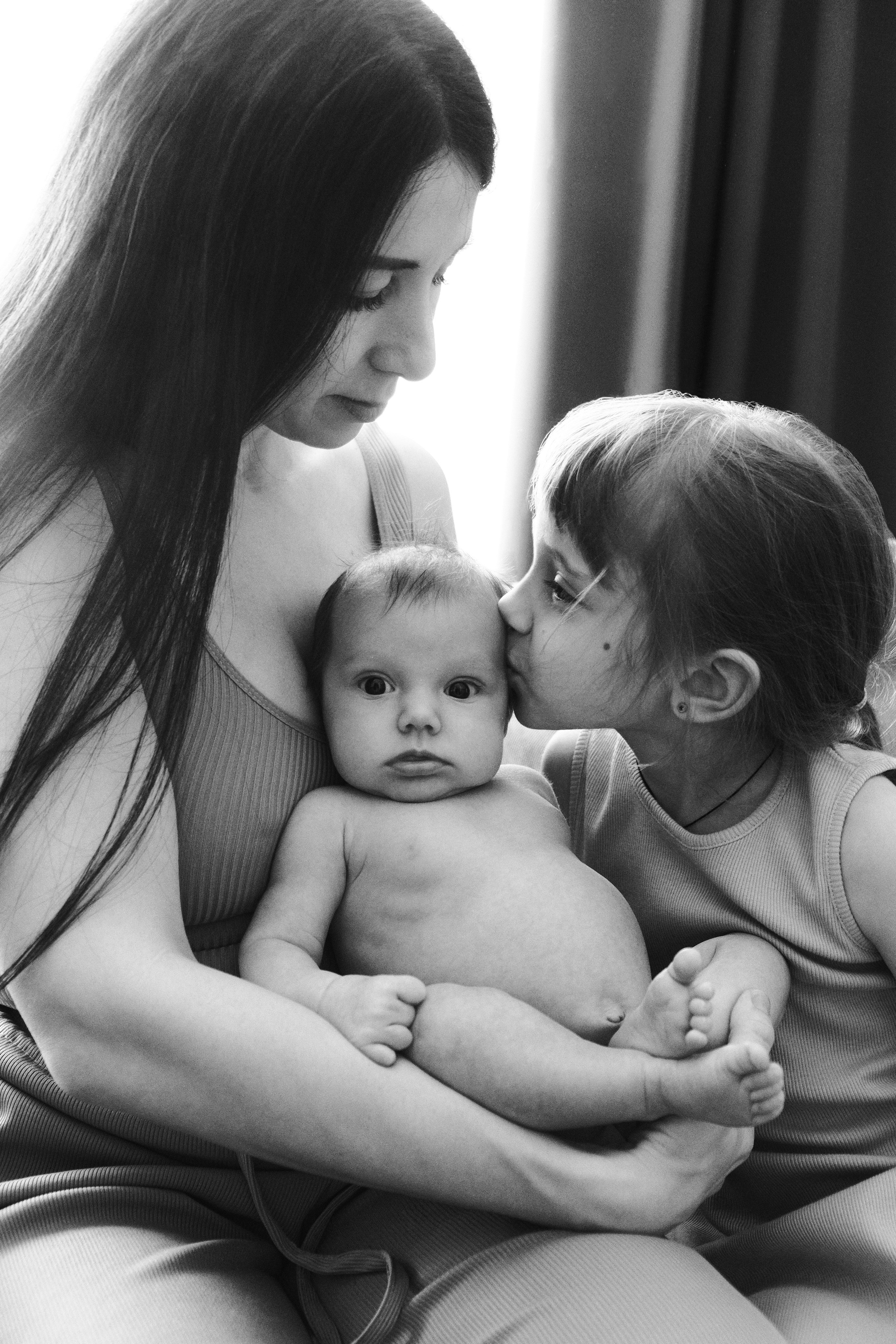 Маша с дочерьми. Фотограф Наташа Лисица