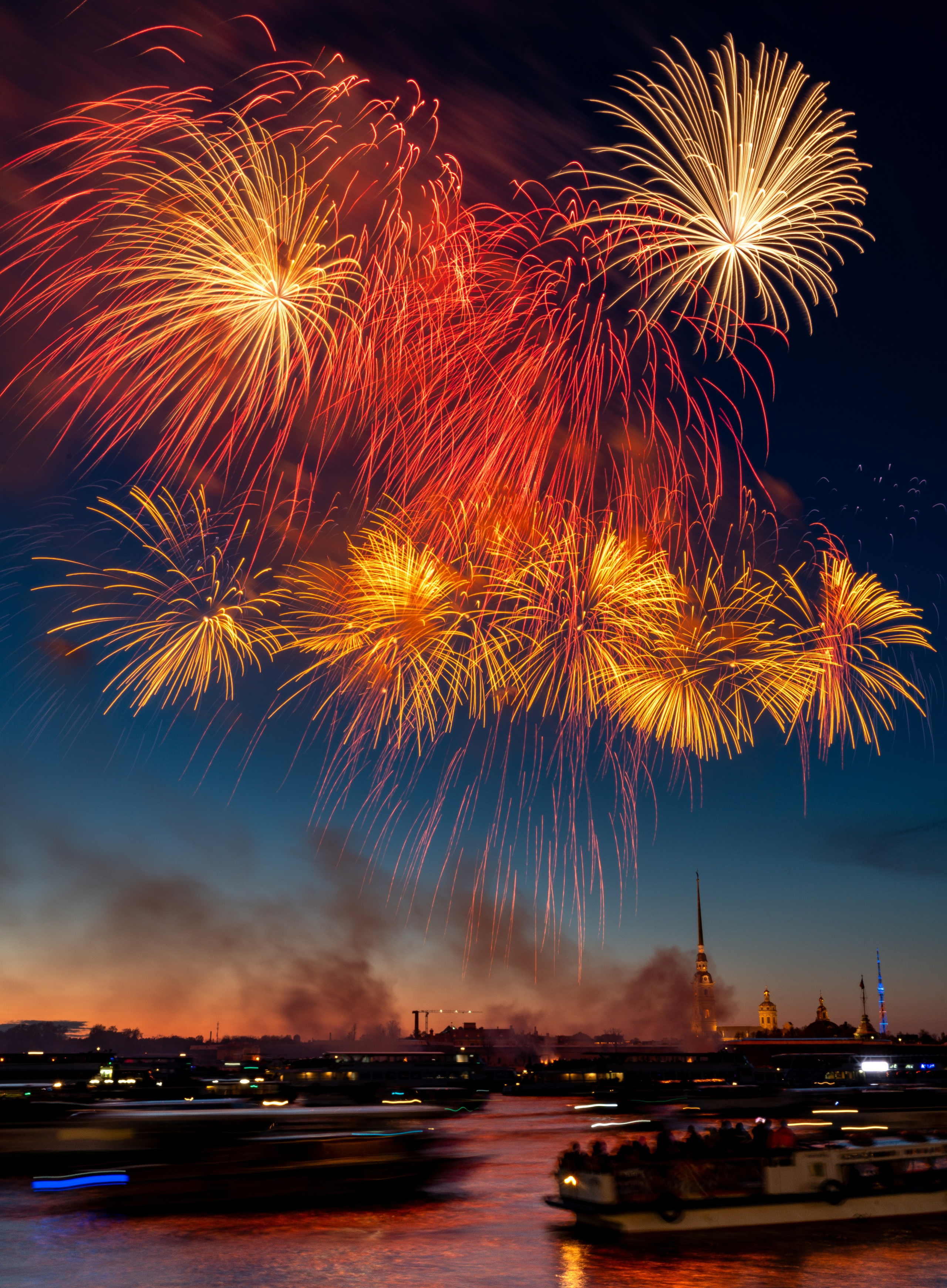 Салют на День Победы  у стен Петропавловской крепости в Санкт-Петербурге,салют в Санкт-Петербурге, Петропавловская крепость, петропавловская крепость Санкт-Петербург, День Победы 