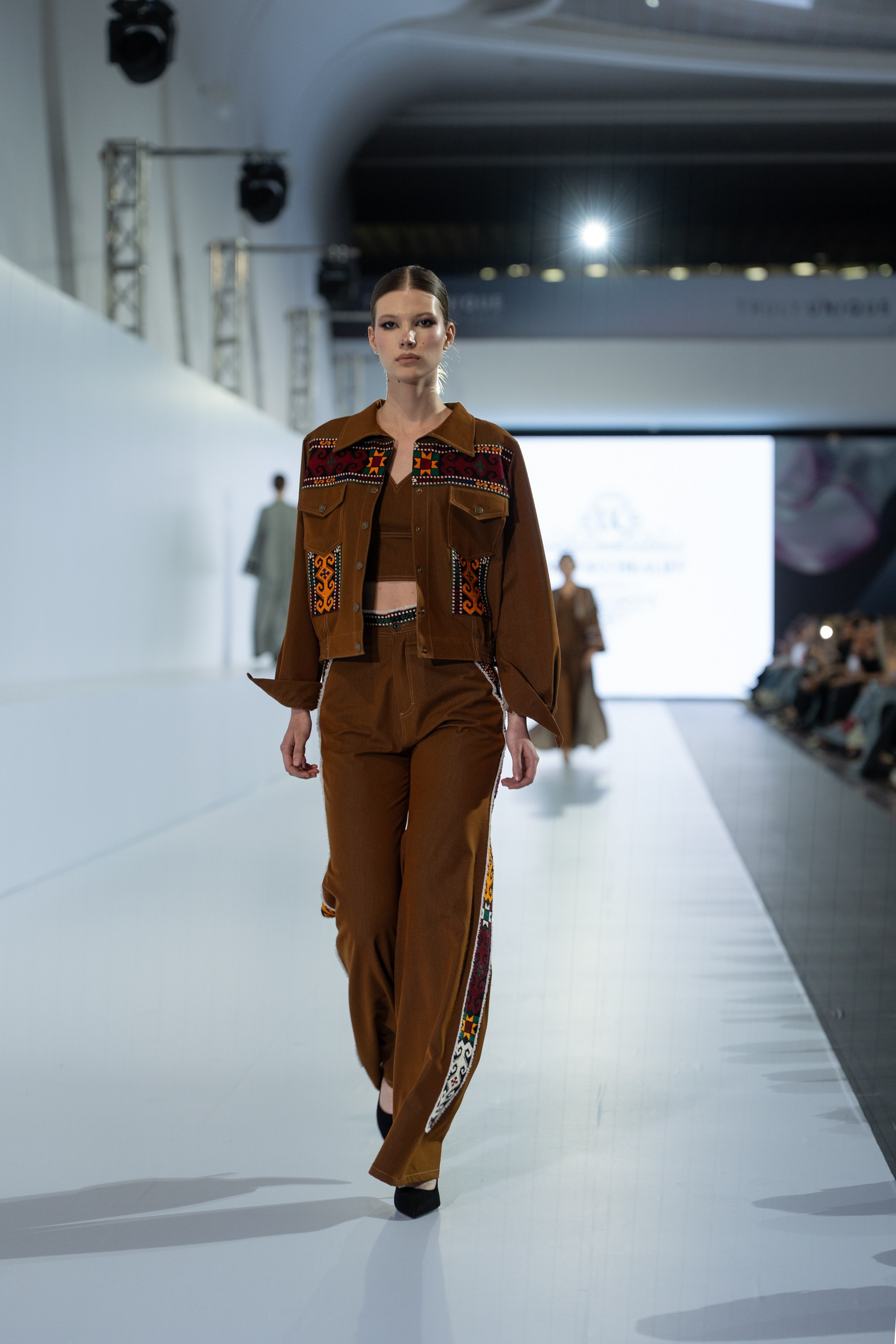 Umed Kuchkaliev. Сайт Алматинского НЮ АРТ, будуар и фэшн фотографа Дениса Карпенко