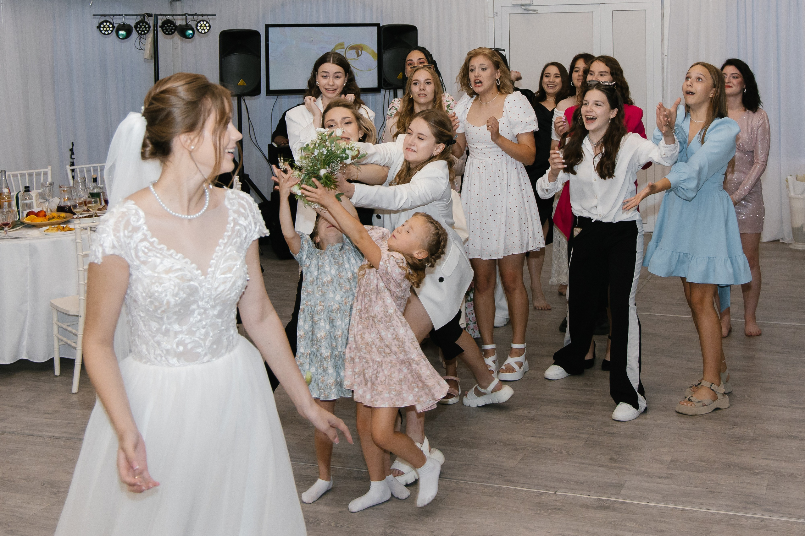 Ксения и Антон (полный день). Фотограф в Барнауле Юлия Садвокасова