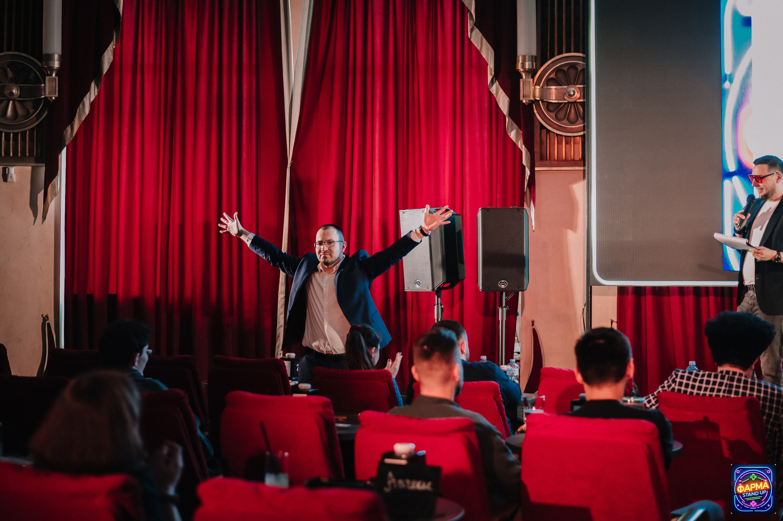StandUp в GlavStandup Hall. Алена Братчук репортажный фотограф