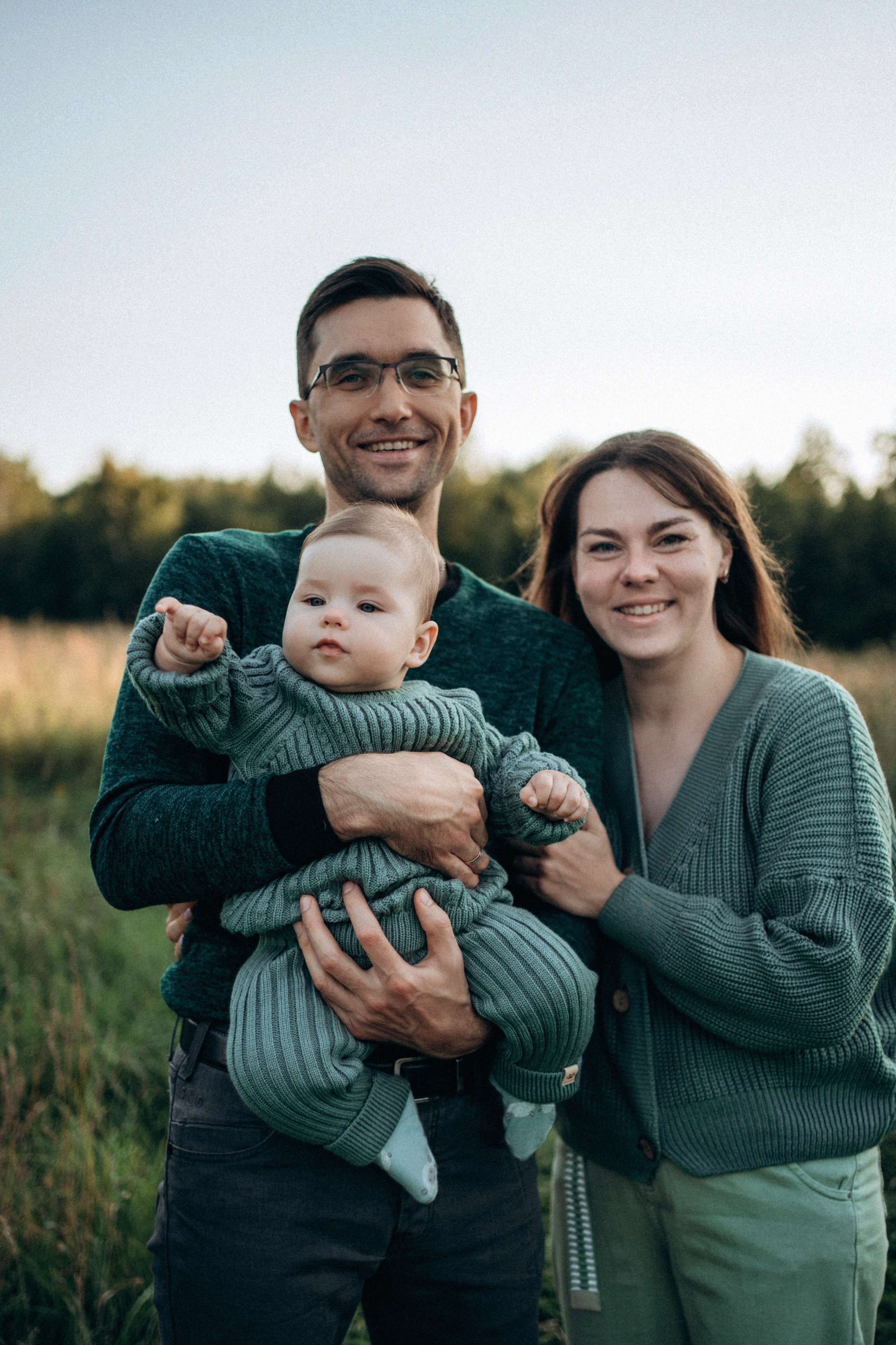 Прогулка в поле. Фотограф новорожденных и малышей до года в Москве Анастасия Соколова