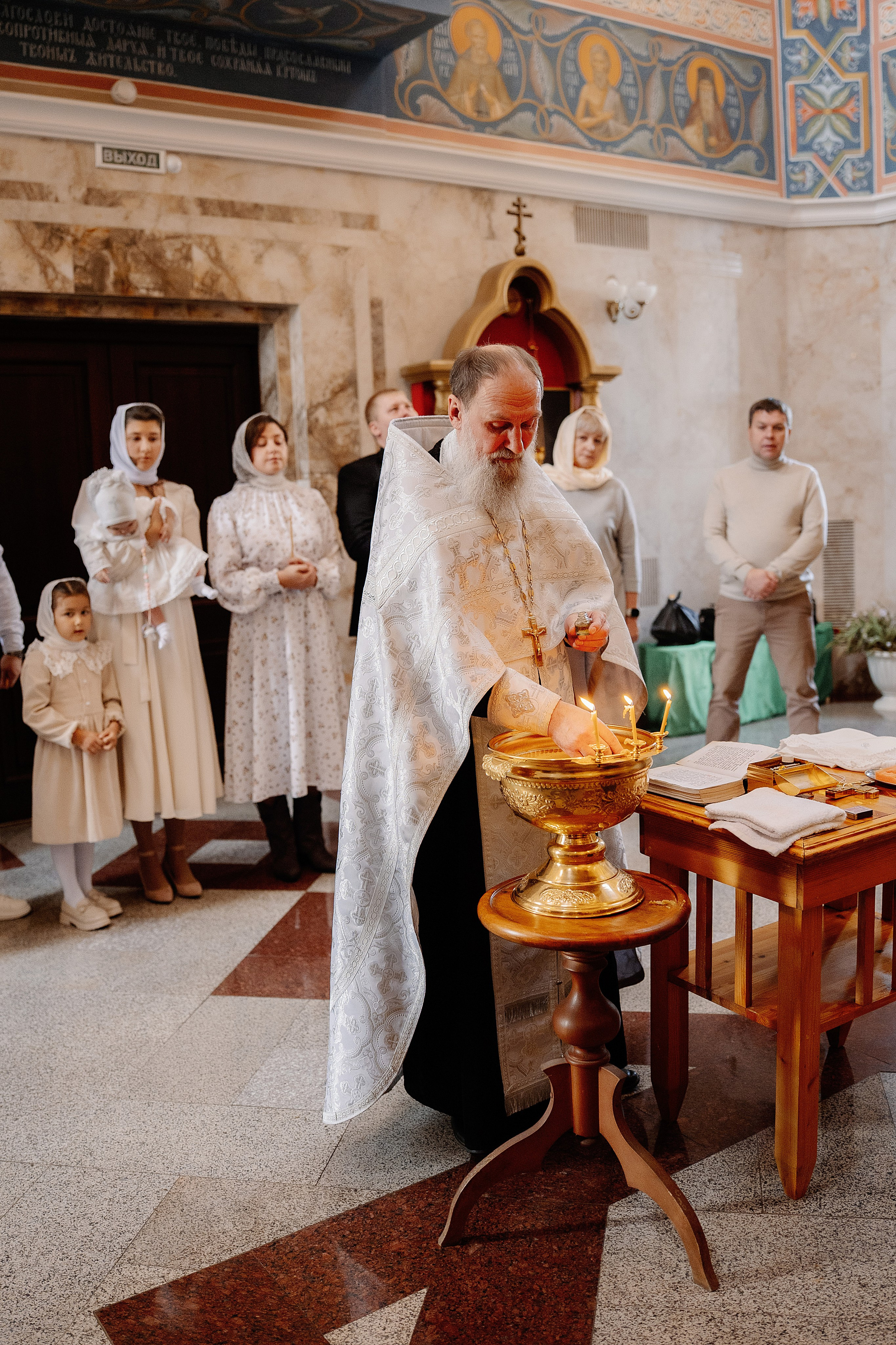 Таинство крещения Снежаны. Фотограф на Крещение и Венчание в Красноярске Рамазанова Юлия