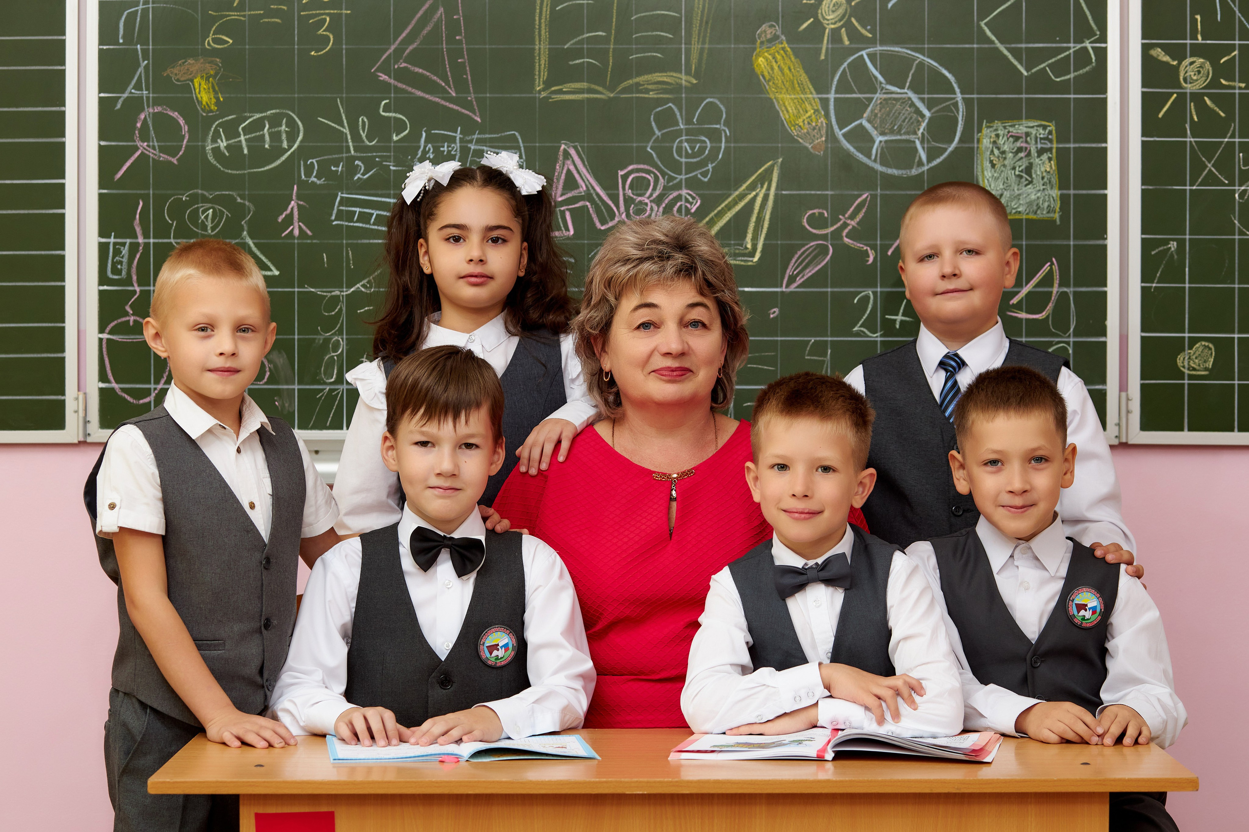 Для средней школы. Школьный фотограф Леонова Наталия