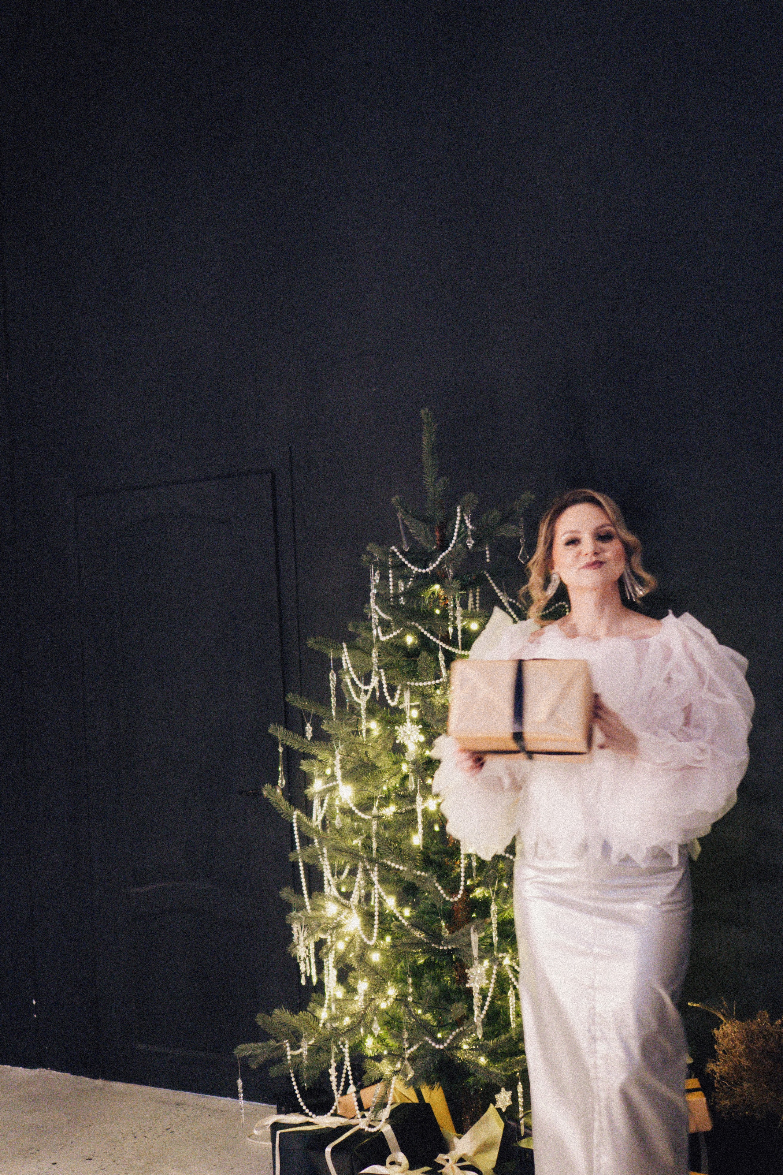 НОВОГОДНЯЯ ФОТОСЕСИИЯ В СТУДИИ ДЛЯ ДЕВУШКИ И ПРОГУЛКА ПО ЧЕРНЫШЕВСКОЙ. Профессиональный фотограф, Санкт-Петербург — Виктория Богомолова