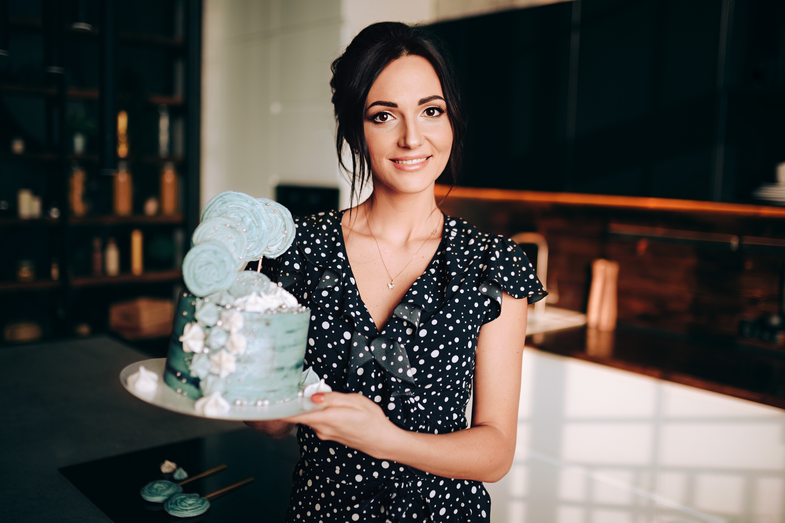 Ольга и торт. Свадебный фотограф в Спб Сергей Баланян