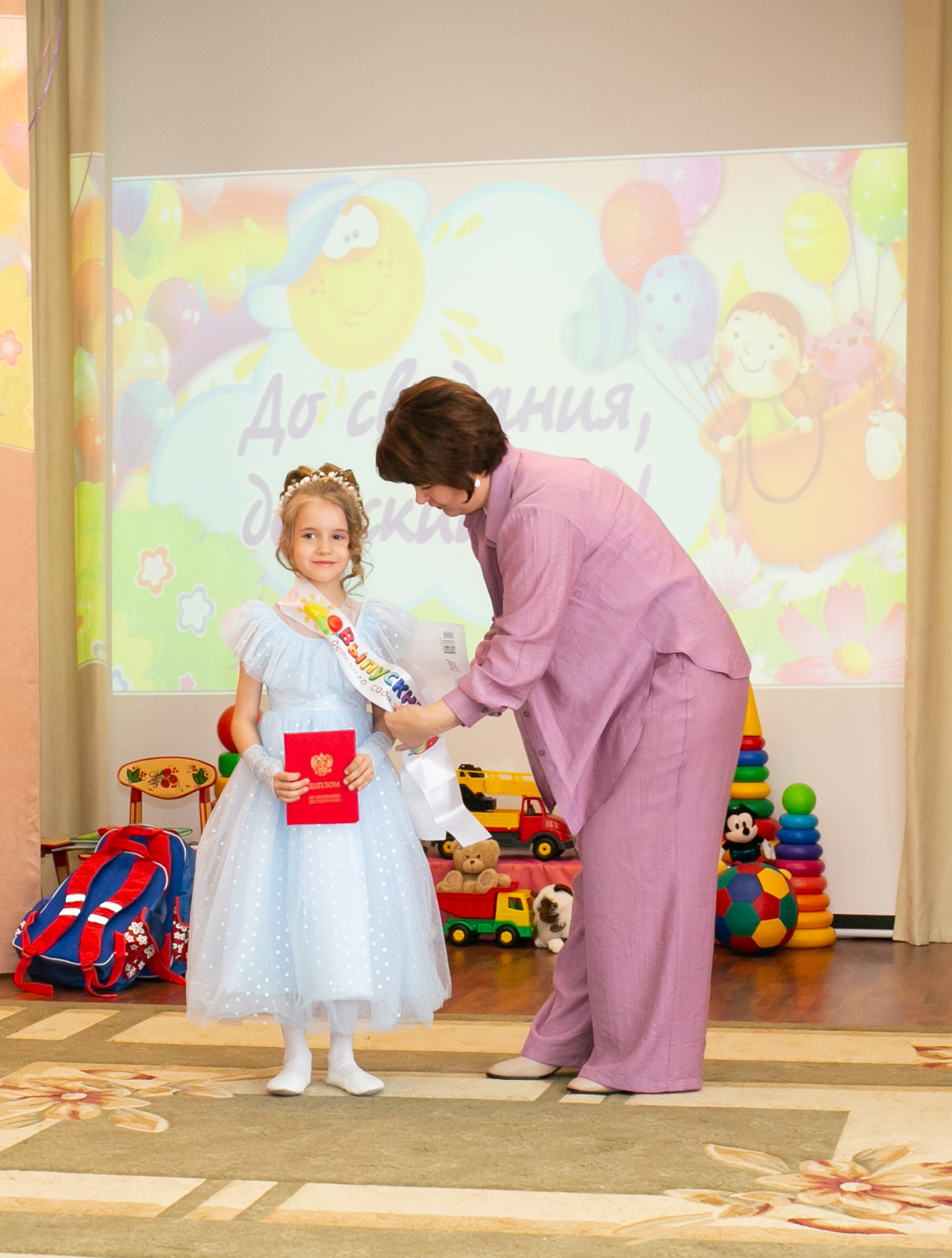 Выпускные и Утренники. Фотограф новорожденных и семейный фотограф НСО г. Бердск Марина Львова