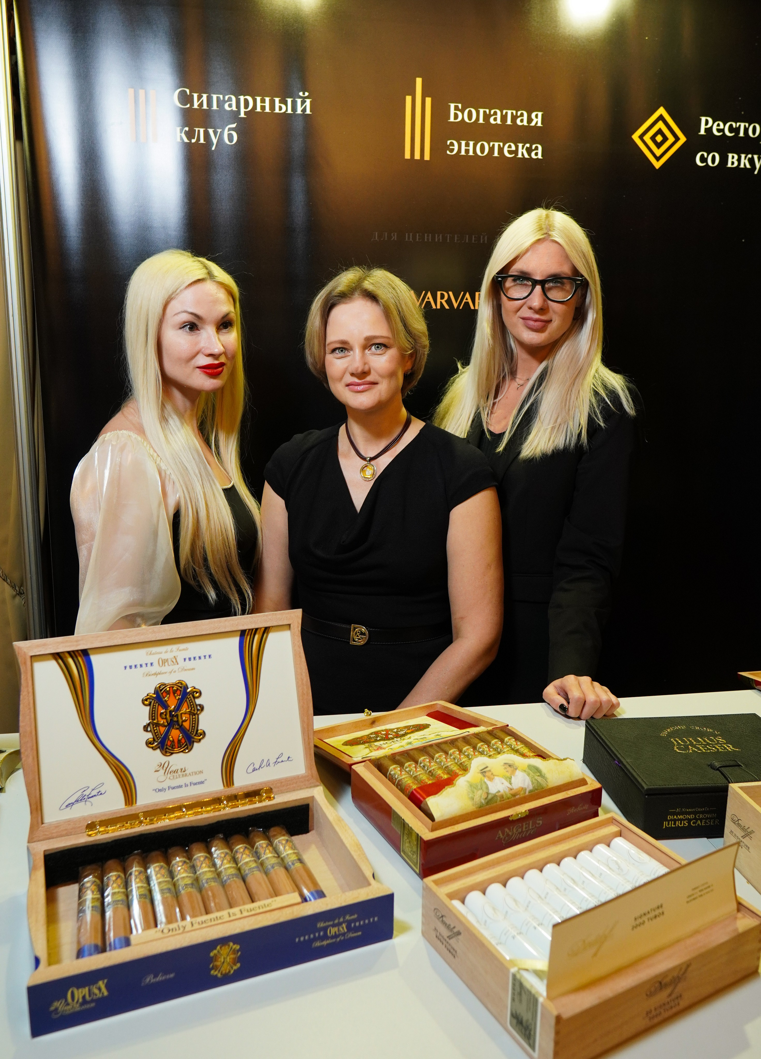 Конференция с М Хазиным. Фото | Видео Контент Мишель Ватаманюк