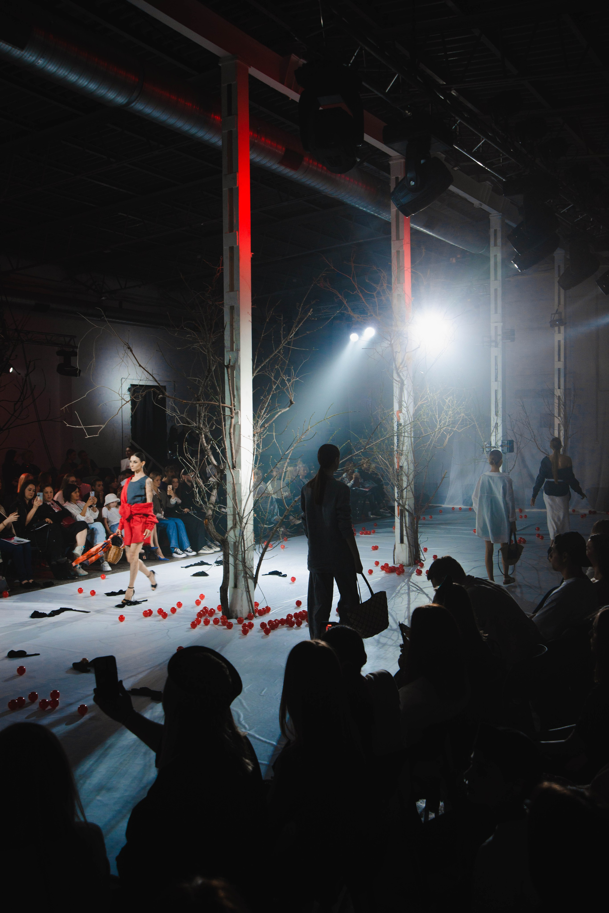 Показ «Красный Шум». Ксения Glossa. Портретный и репортажный фотограф в Самаре