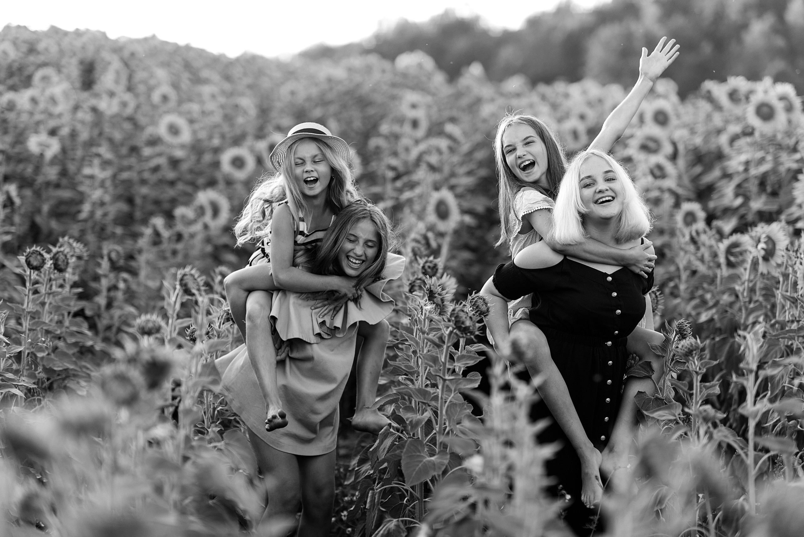 Фотосессия в подсолнухах. Профессиональный фотограф. Портрет, семья, дети