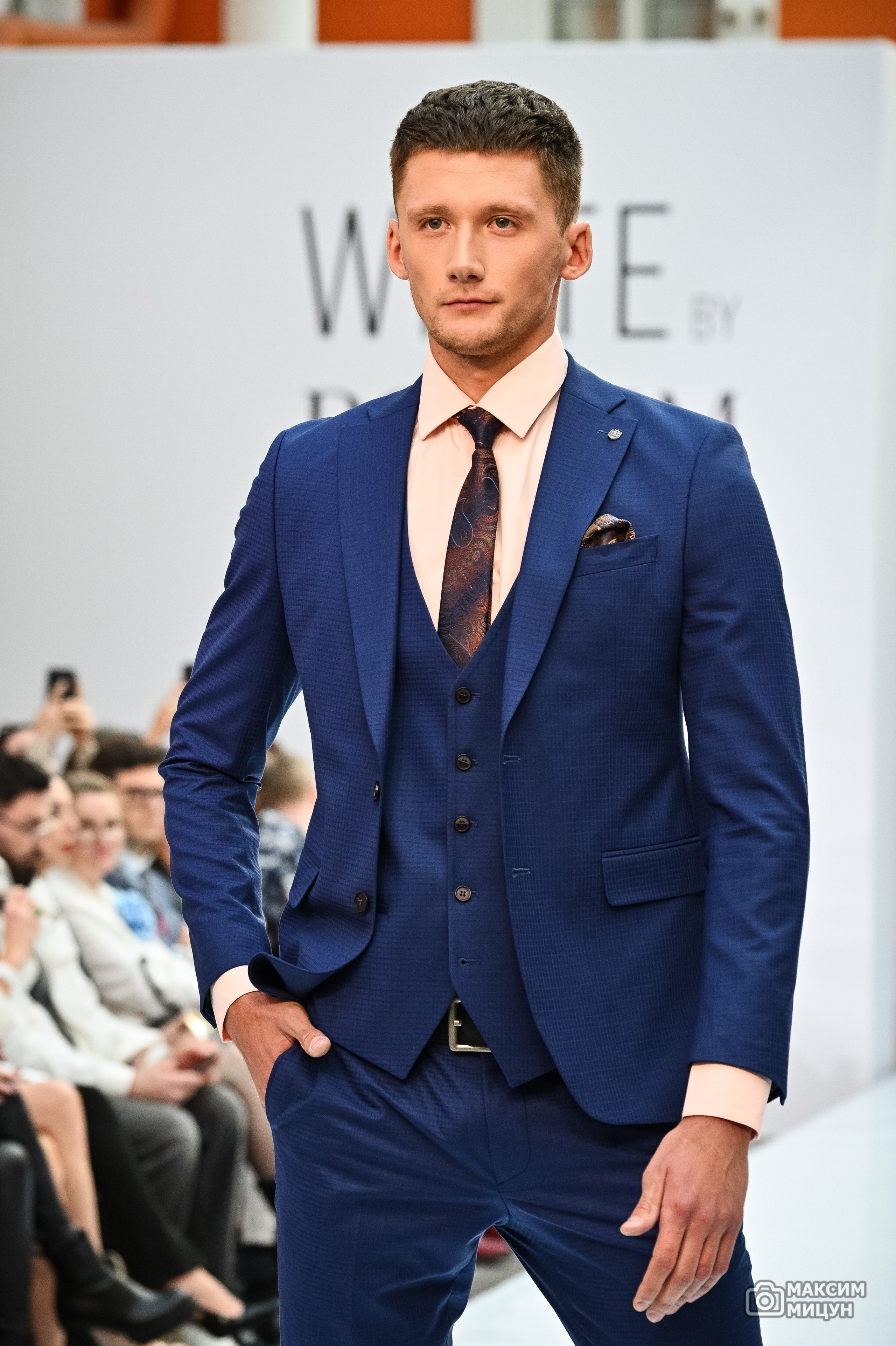 Модные показы. Фотограф Максим Мицун. Портрет, свадьба, репортаж, каталог