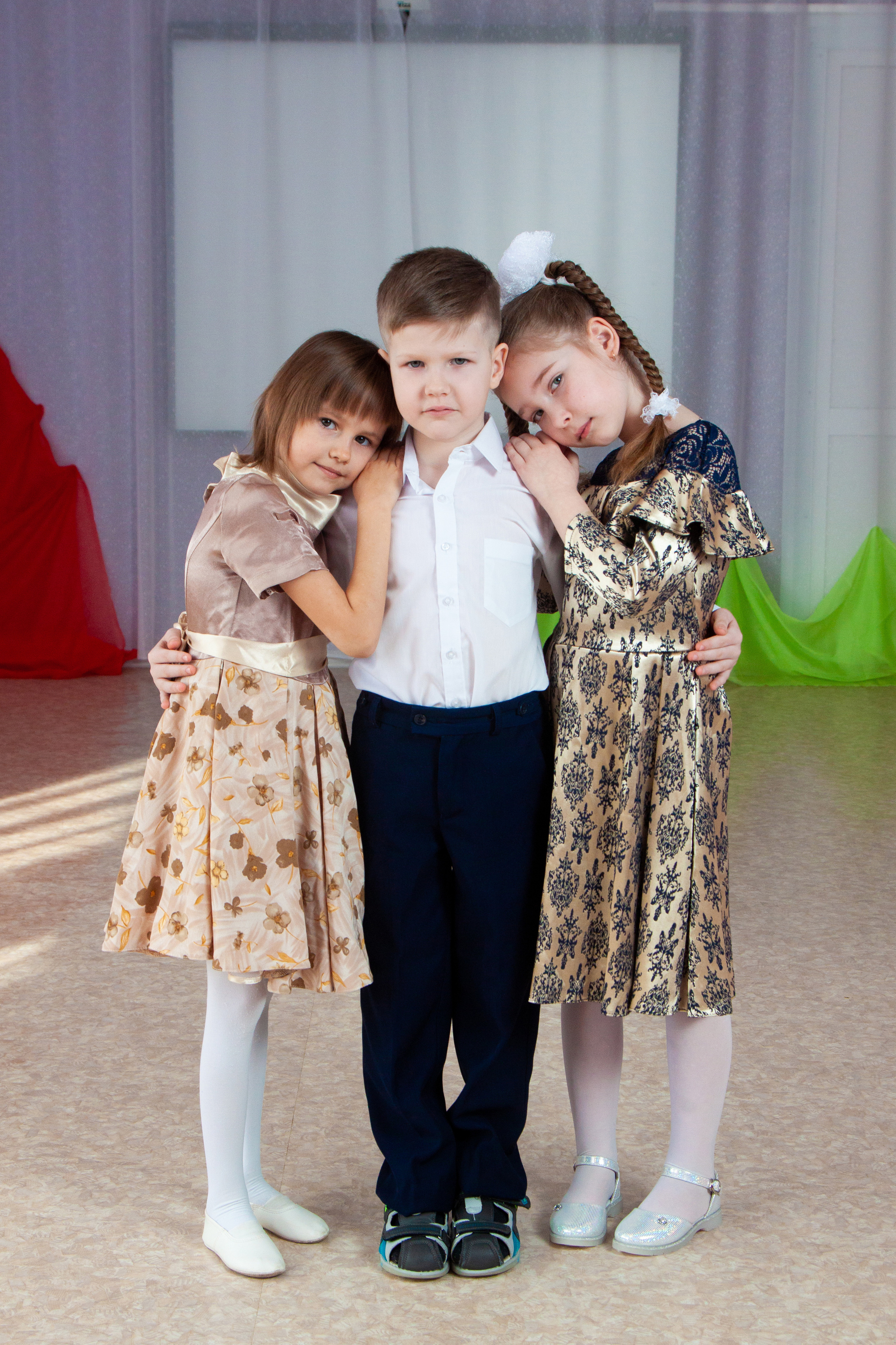 Друзья. Выпускные альбомы в Твери и области