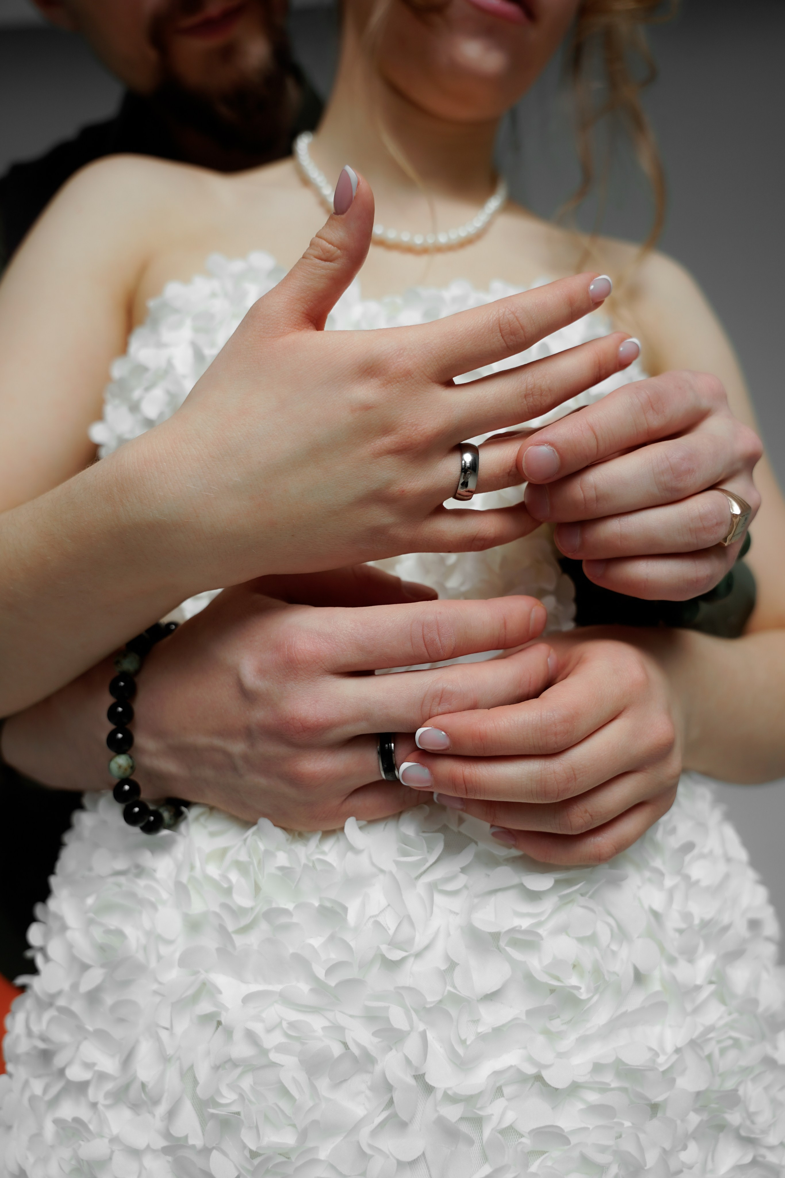 Фотосессия в необычном образе для жениха и невесты