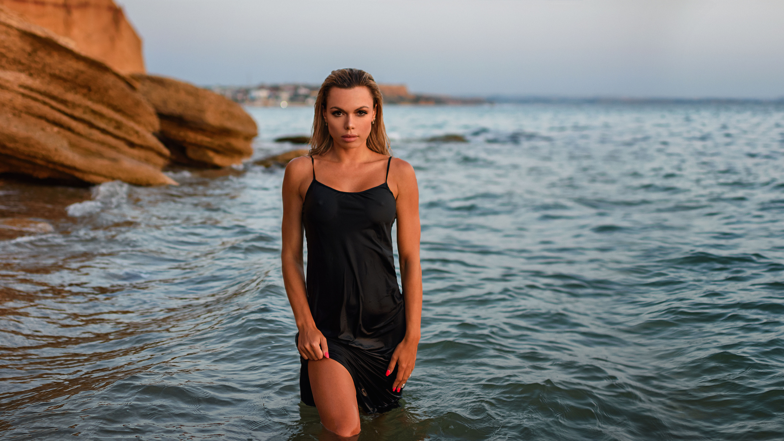 Уличный женский портрет в Тюмени фотограф Павлюк Александр. Фотограф Тюмень Павлюк Александр