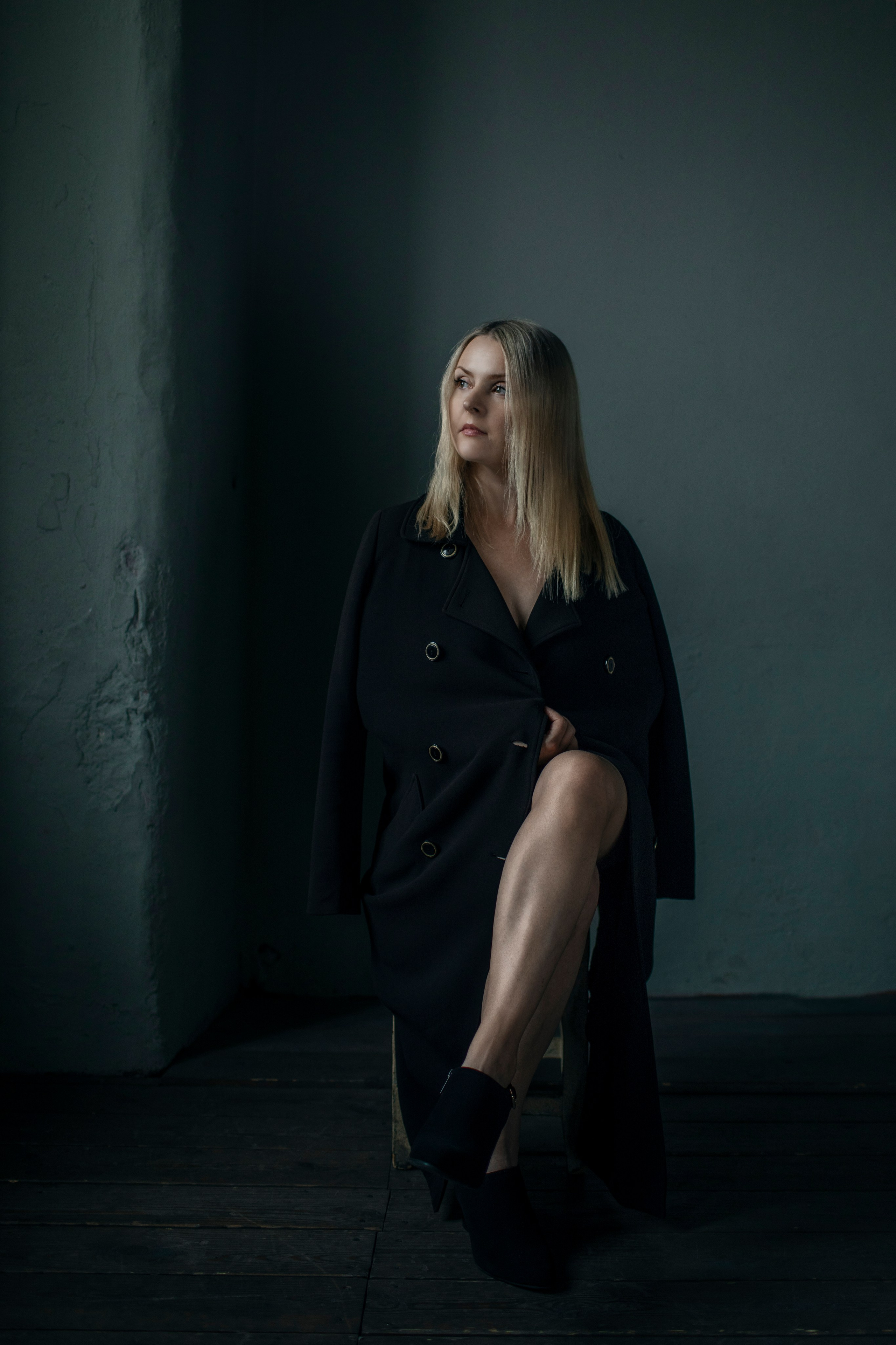 Чёрное пальто/фотодень. Фотограф в Санкт-Петербурге