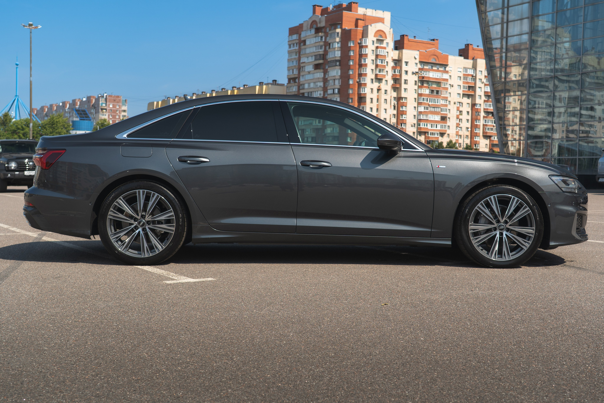 Audi A6 (фото для продажи). Портретный и автомобильный фотограф в Санкт-Петербурге Евгений Черепанов