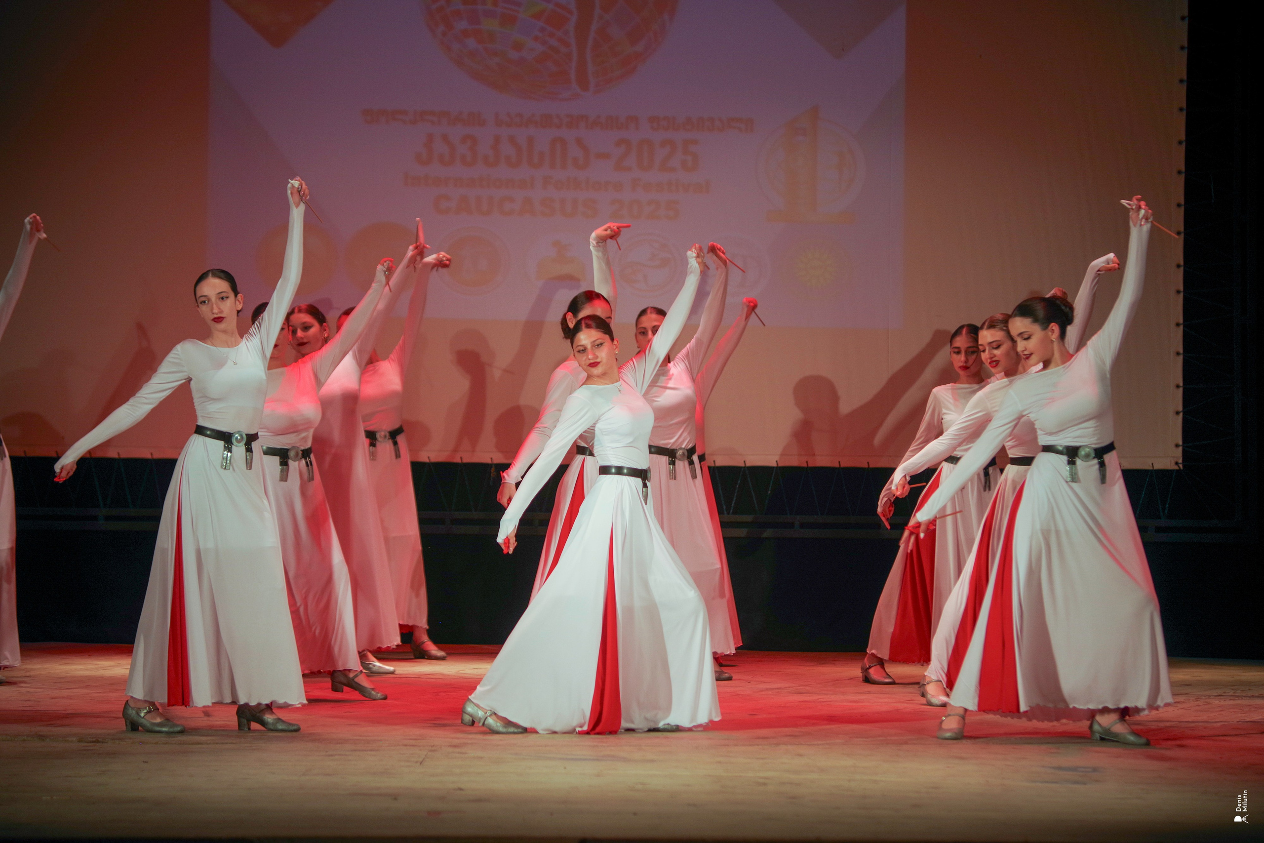 Танцы в прекрасном Они. Портретный фотограф Денис Милютин