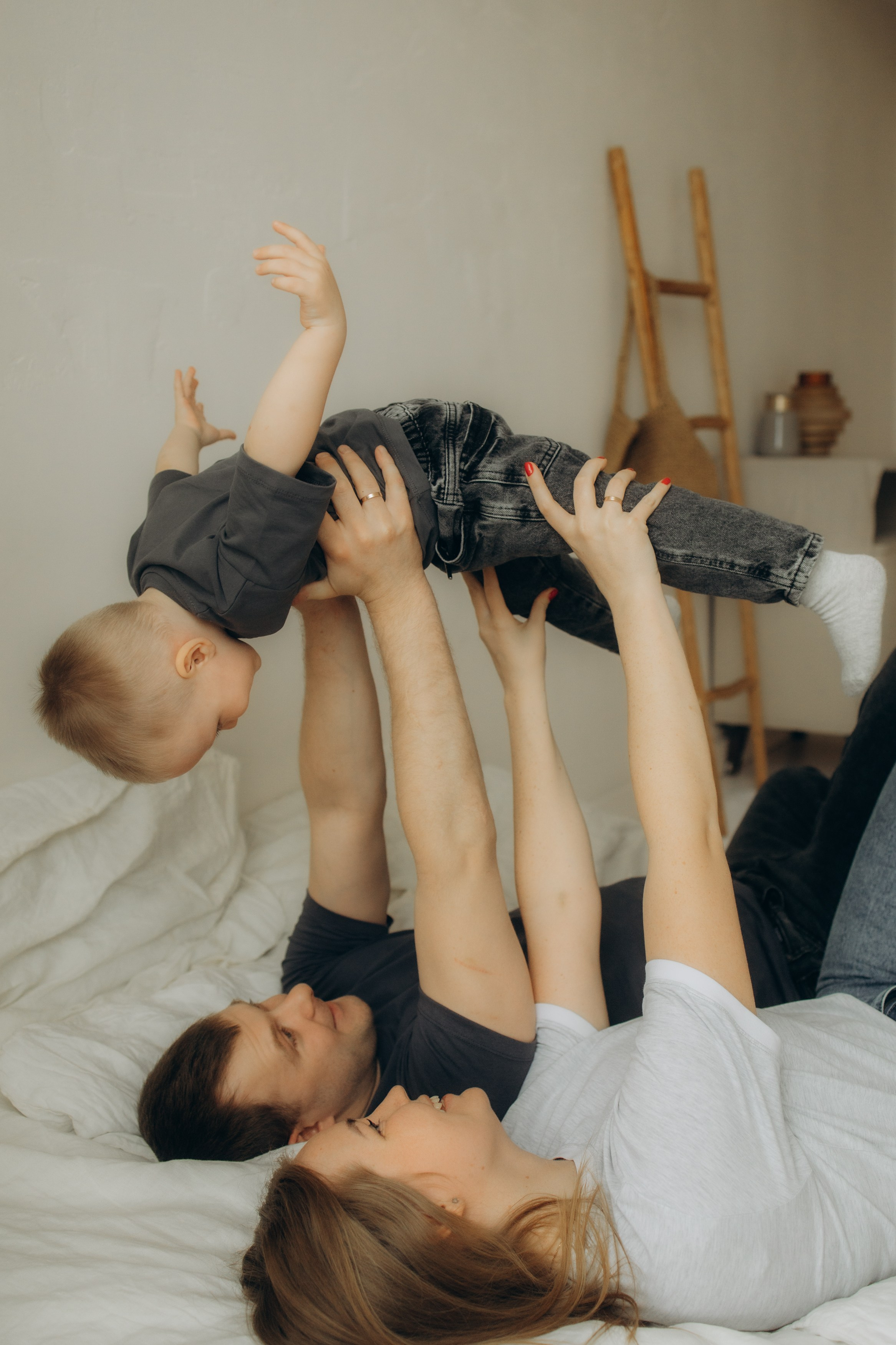 фотосессия новорожденного, фотосессия новорожденных, ньюборн, пушкин, павловск, спб, семейная фотосессия, семейная съёмка, мама и дочка, фотосессия в студии