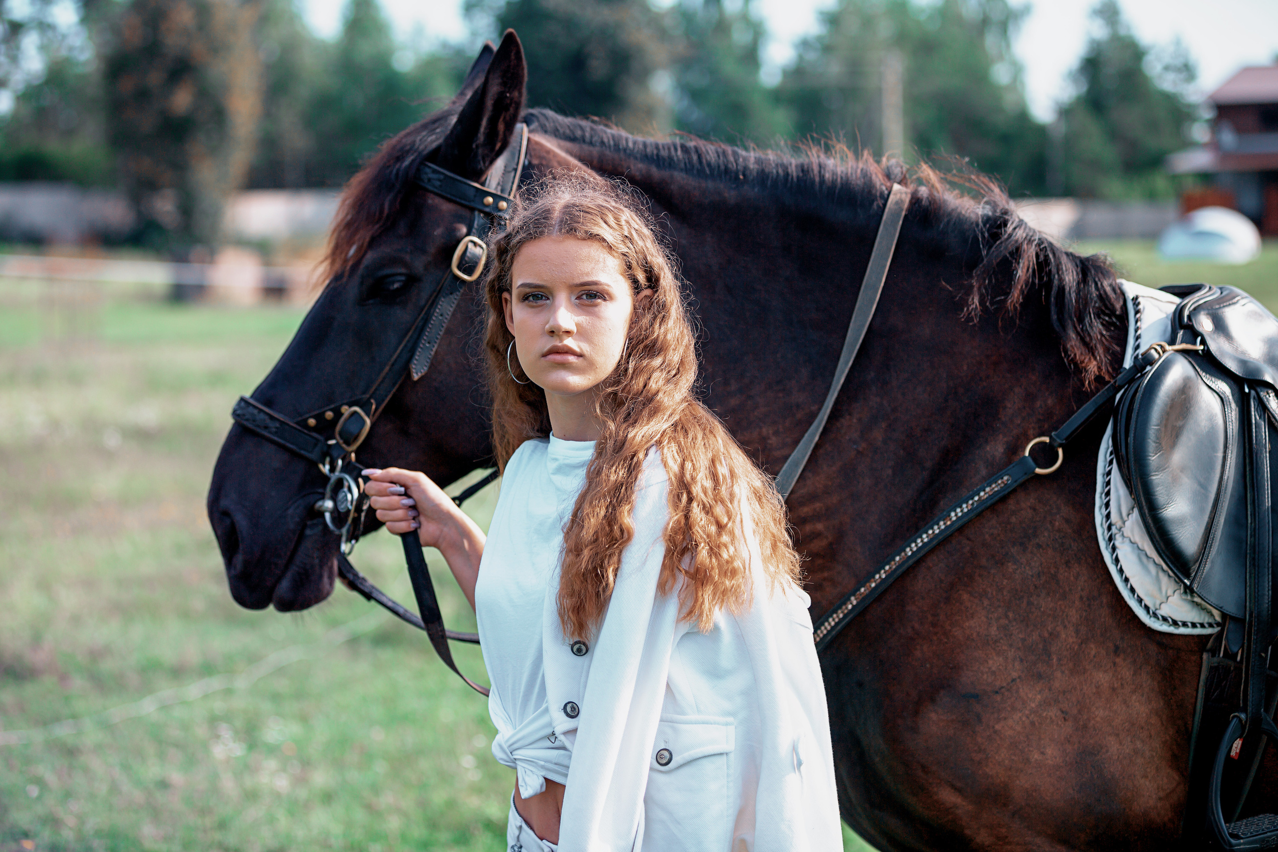 Фотосессия с девушкой в конном клубе Фриз, Малаховцы. Свадебный фотограф в Барановичах Вячеслав Шах-Гусейнов, фотошкола