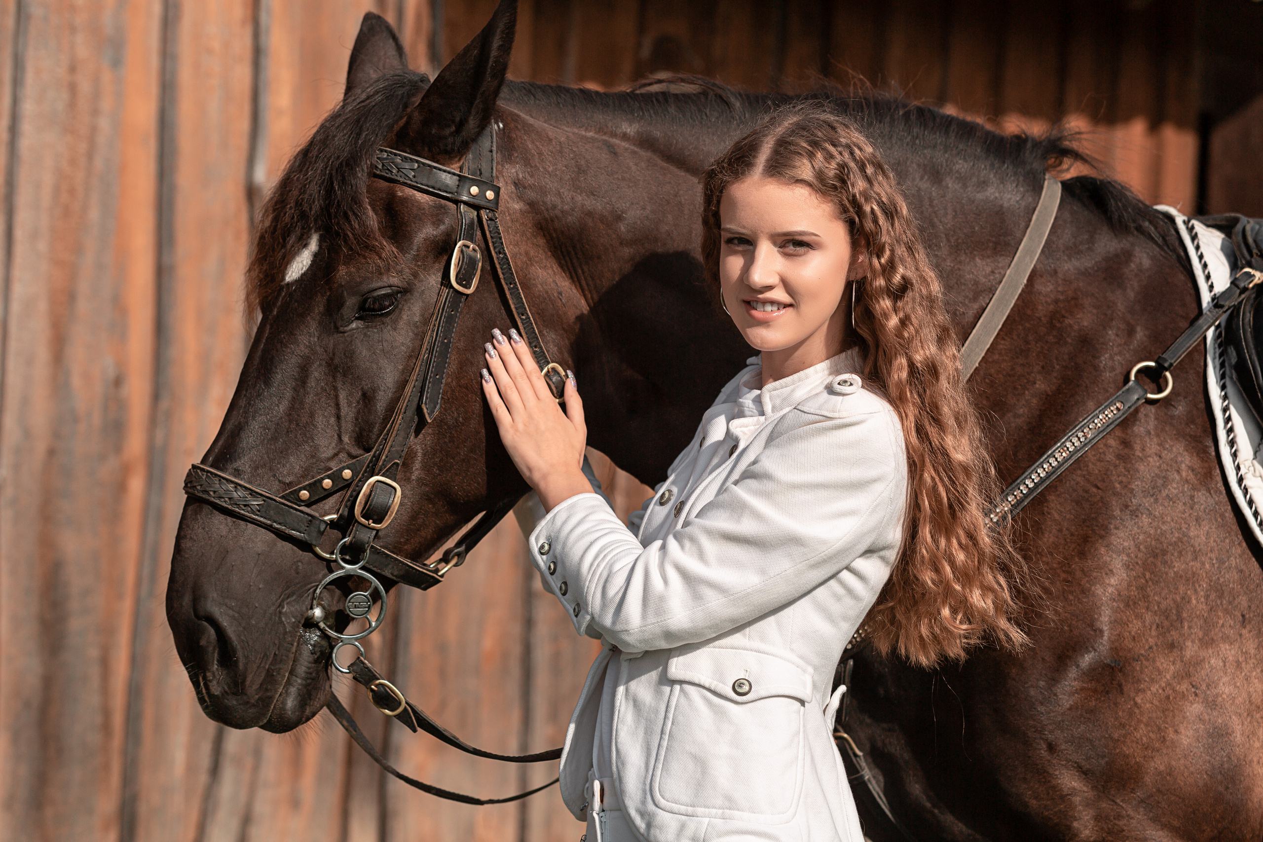 Фотосессия с девушкой в конном клубе Фриз, Малаховцы. Свадебный фотограф в Барановичах Вячеслав Шах-Гусейнов, фотошкола