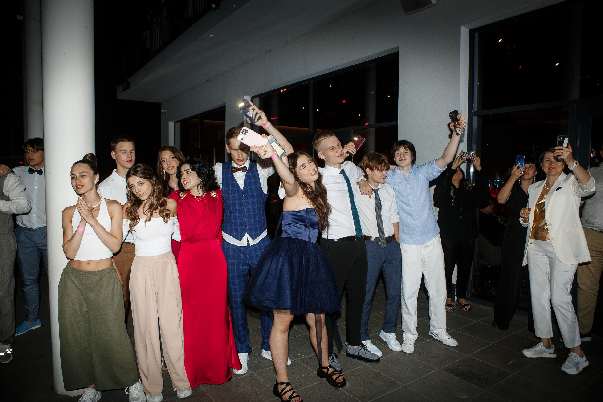 Выпускной Гимназия 12 2024 OpenHouse. Свадебный и портретный Фотограф в Липецке Дмитрий Котюков