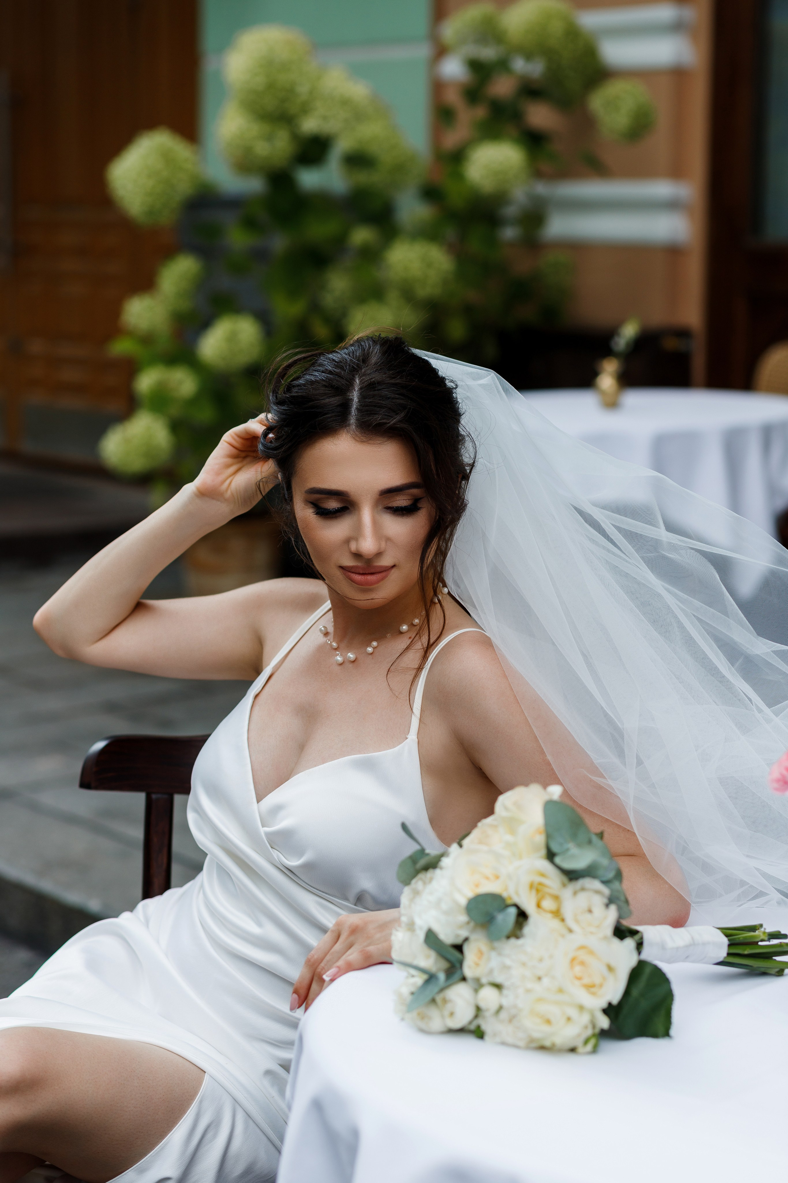 Свадебная фотосессия около Большого Театра. Фотограф Александра Сыщенко