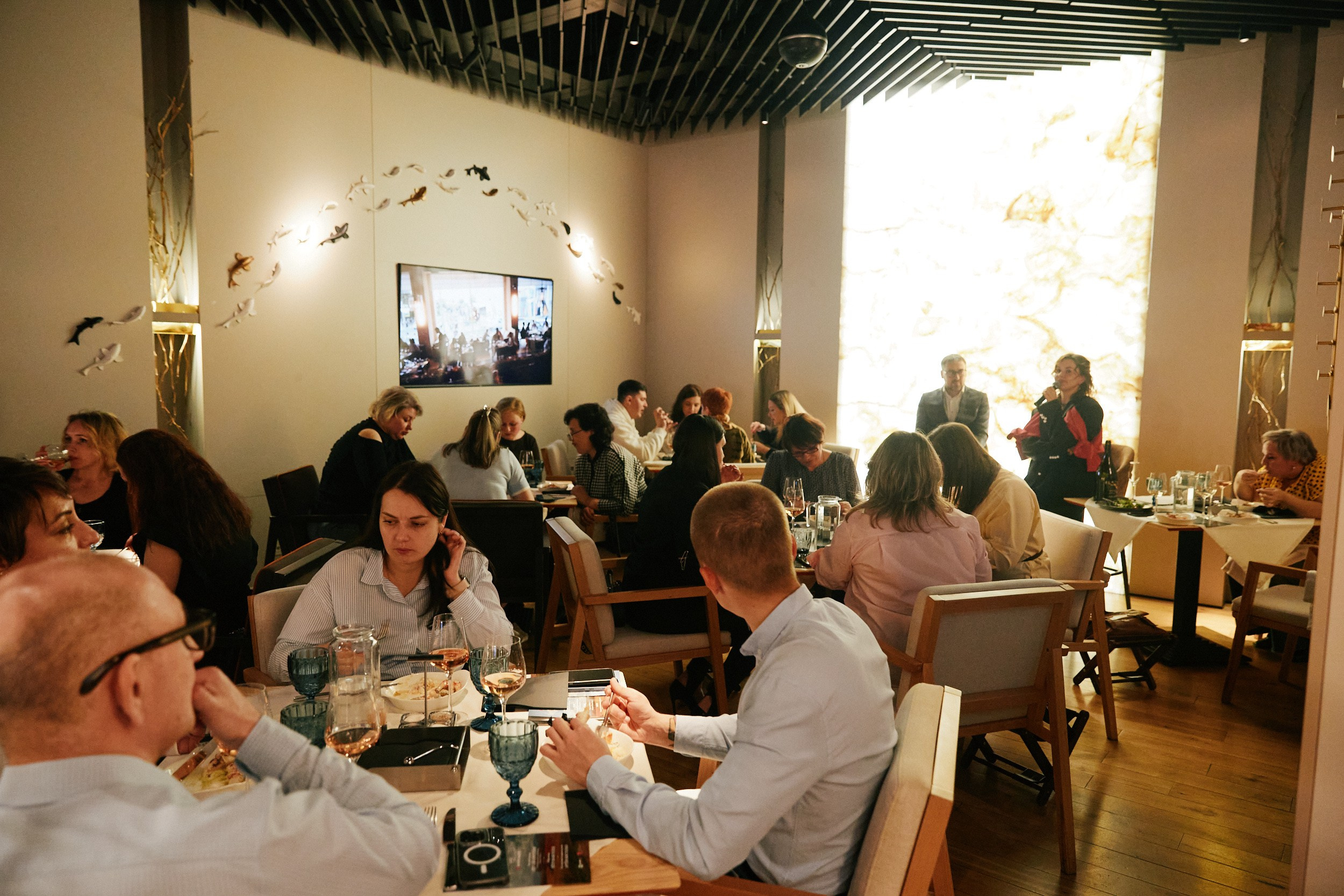 Винный вечер в Мясо&Рыба Marriott 24.04. Свадебный репортажный фотограф краснодар максим дремов дрёмов фотосессия студия цена