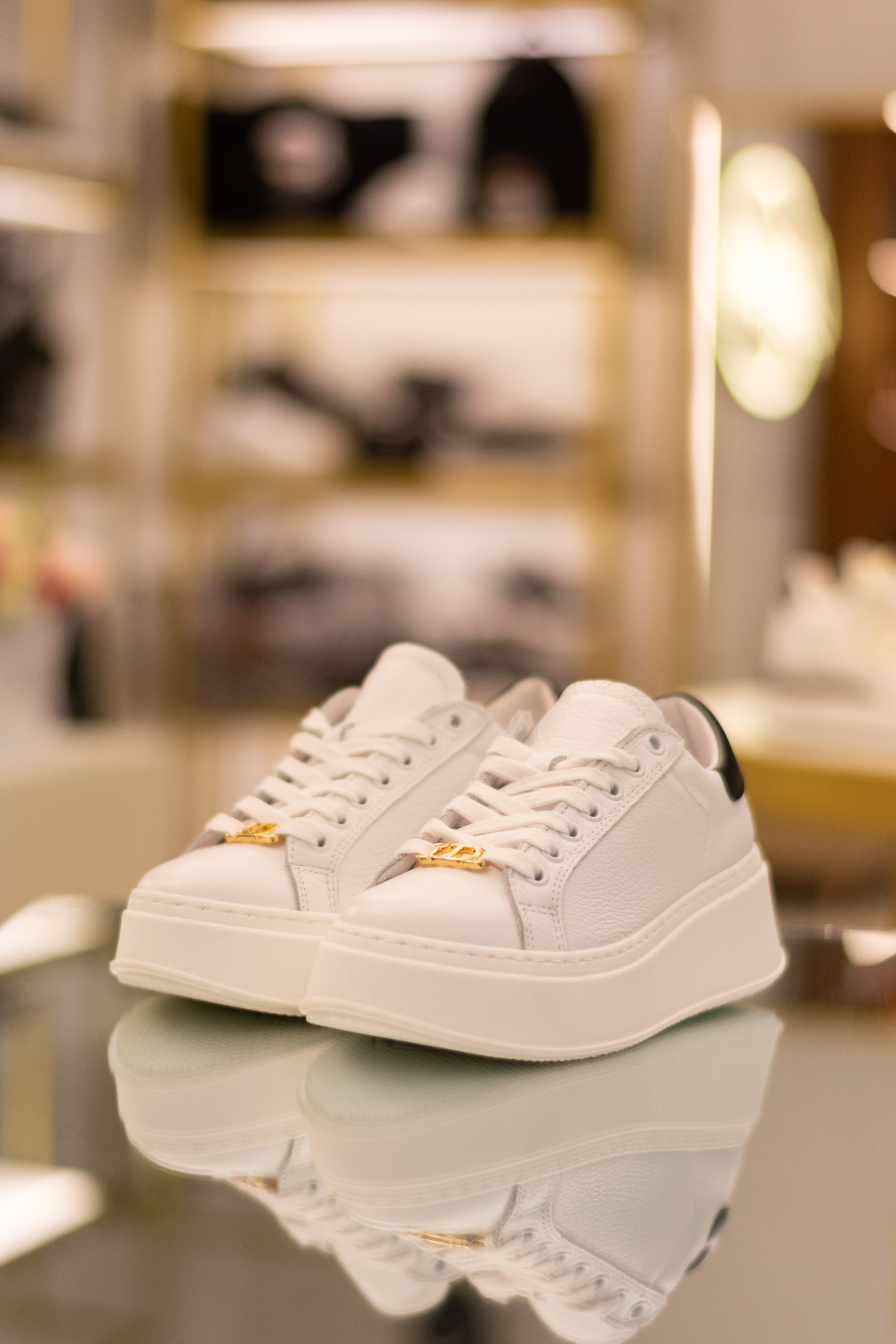 Для организаций. Предметная фотосессия для обувного магазина Capsula. Фотограф/видеограф Богдан Голованов