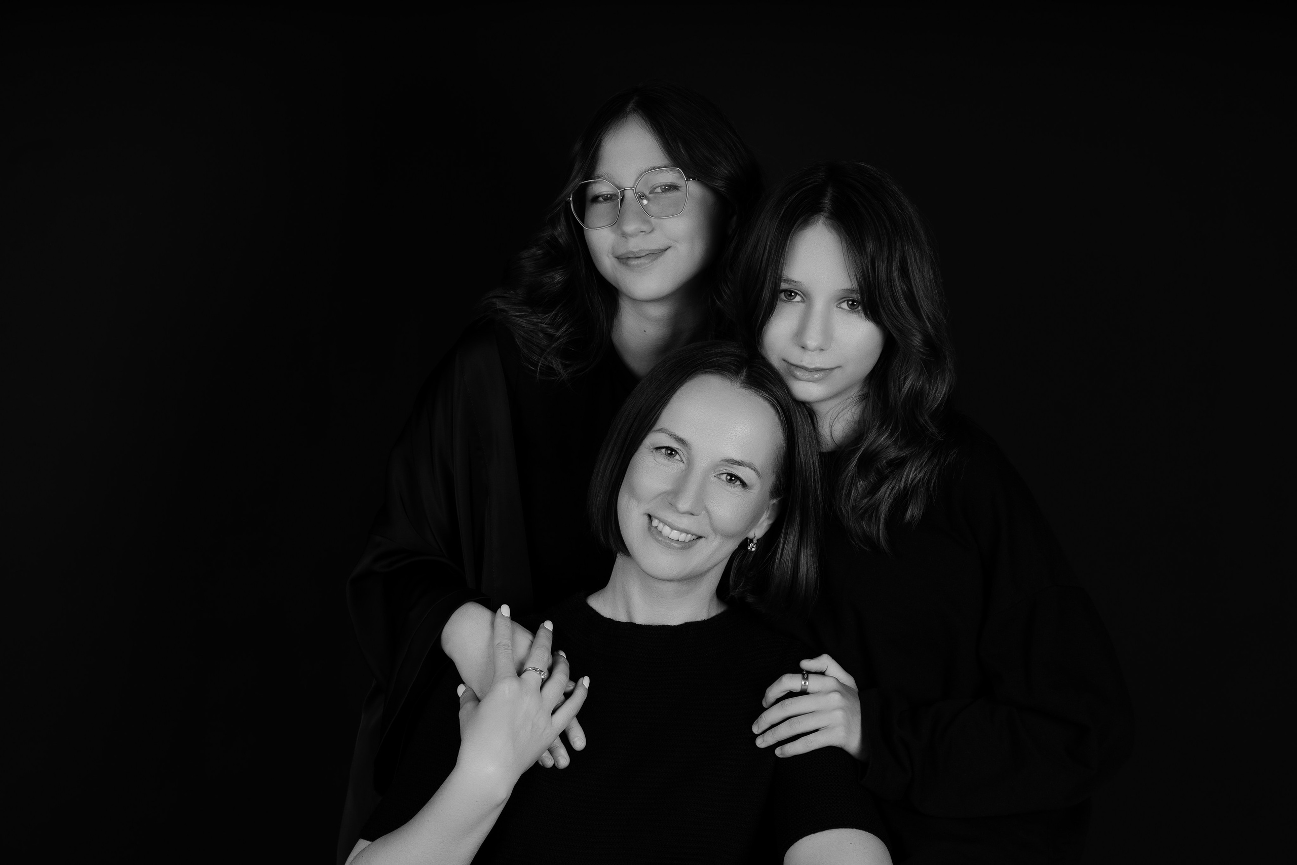 Съемка для календаря'2026 для «СМ-Косметология». Фотограф и ретушер Александра Белова