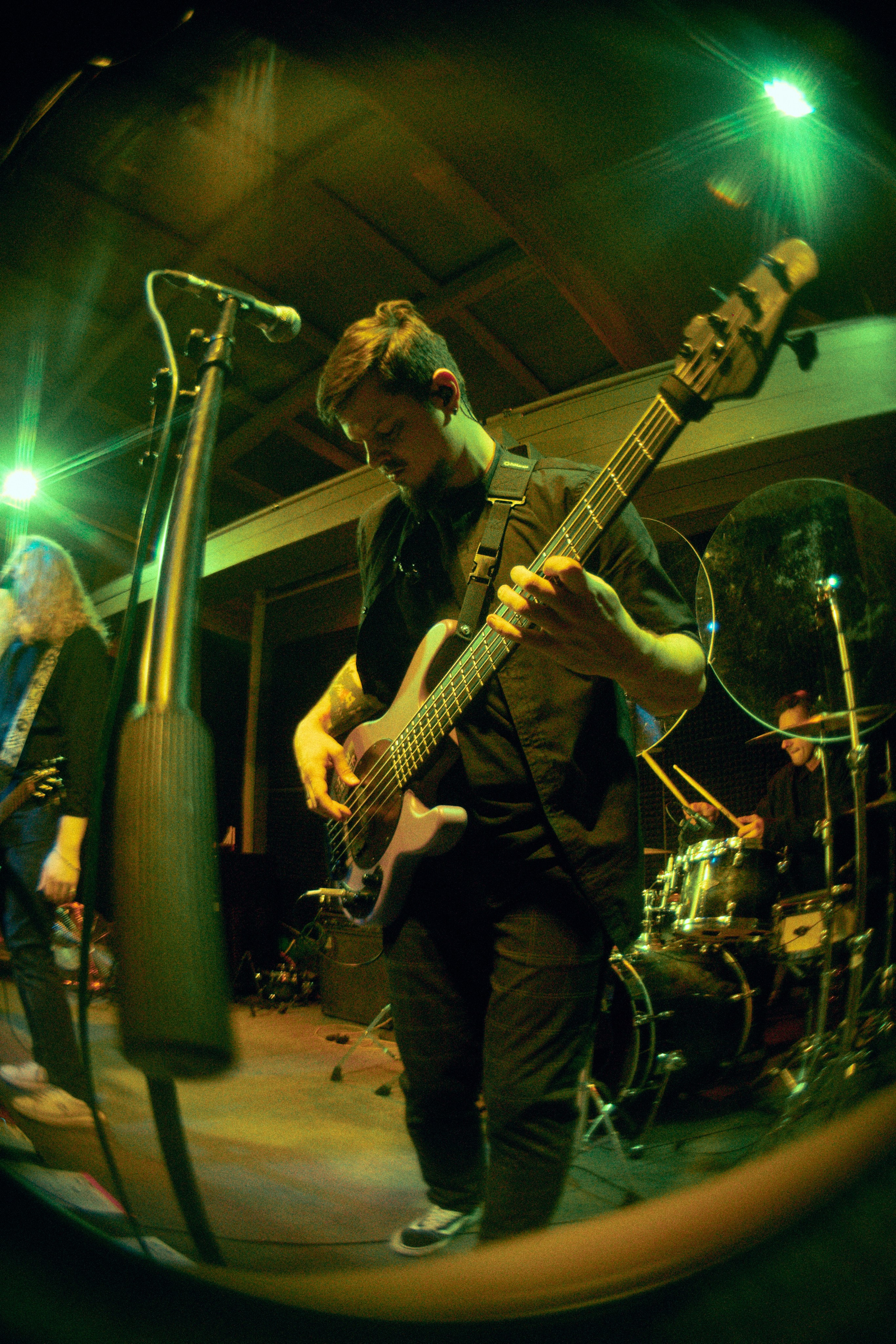 ГОЛОВА МУЭССЫ — КОНЦЕРТ 18-10-2025 В КИТАЙСКОМ ЛЕТЧИКЕ. Фотография для артистов