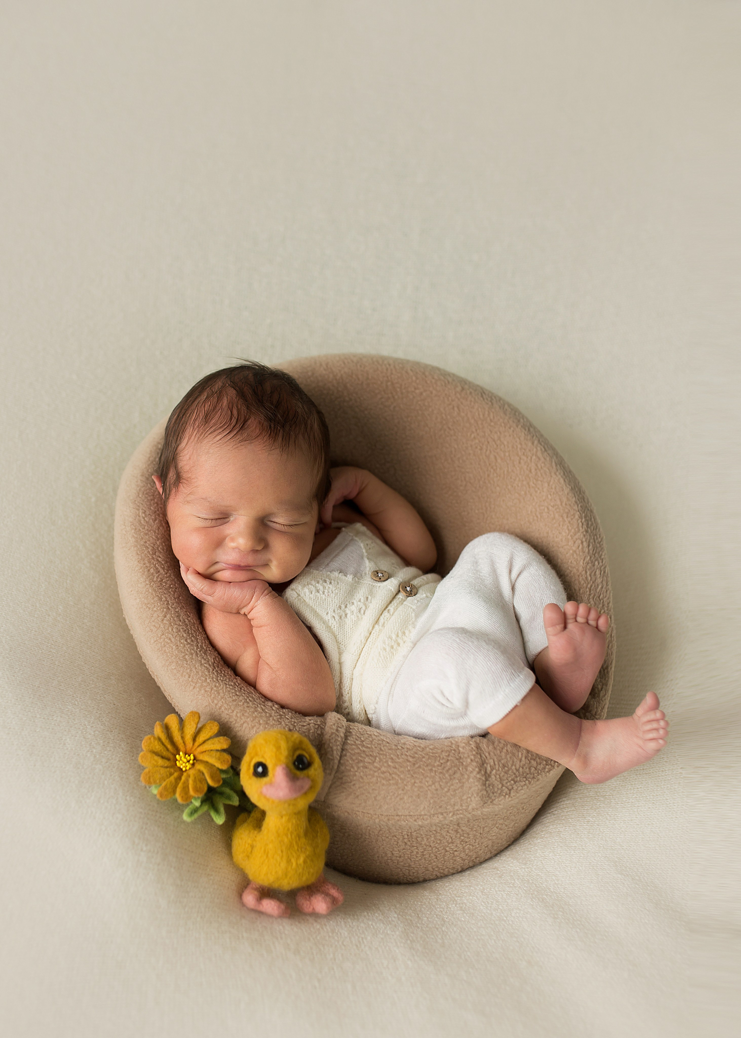 Фотосессия новорождённого. Фотограф новорождённых малышей и детский фотограф В Казани Лана Максим