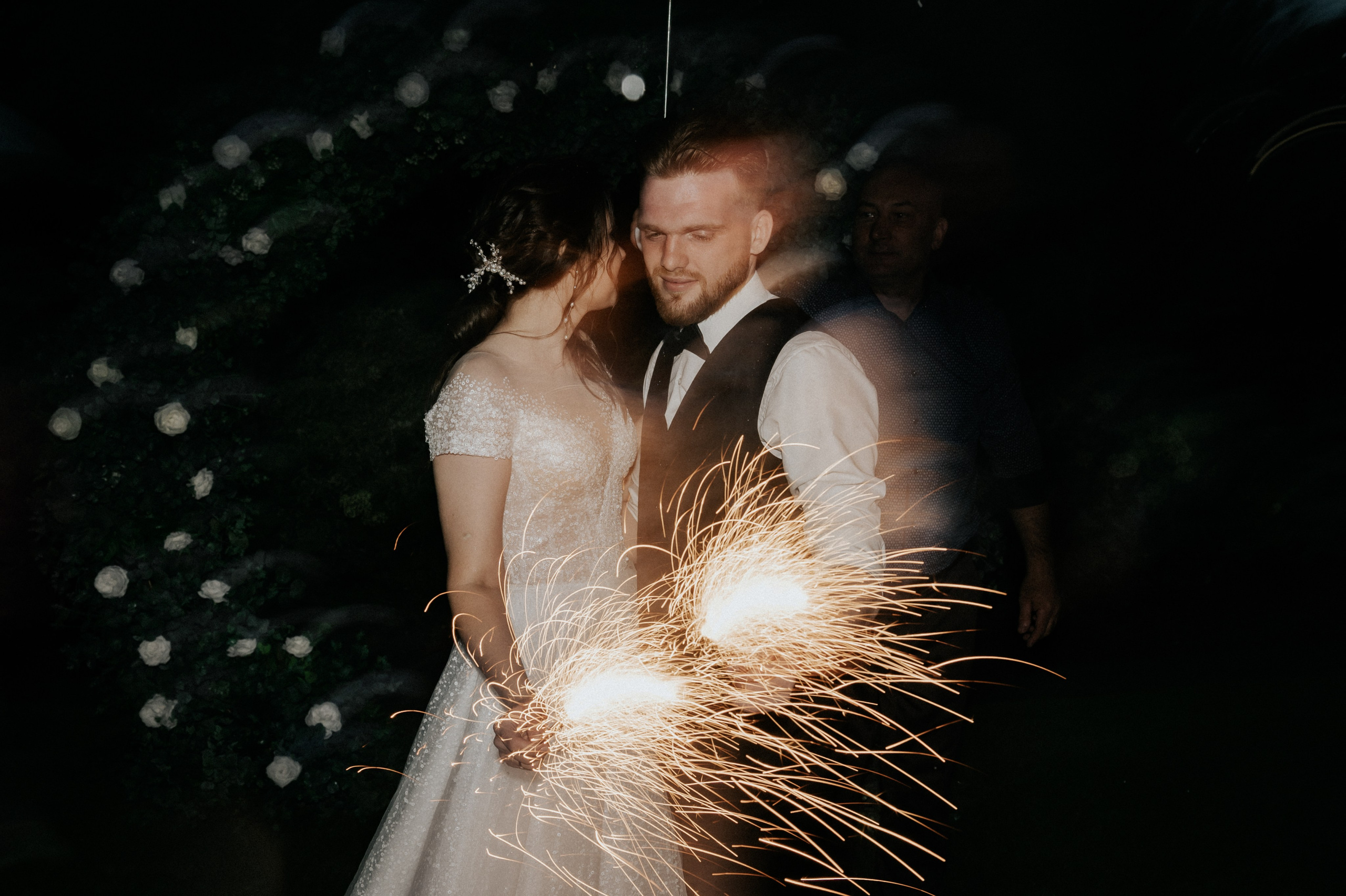 Свадебные фотографии. Фотограф в Барнауле Дарья Бутурлакина. Люби.Цени.Касайся