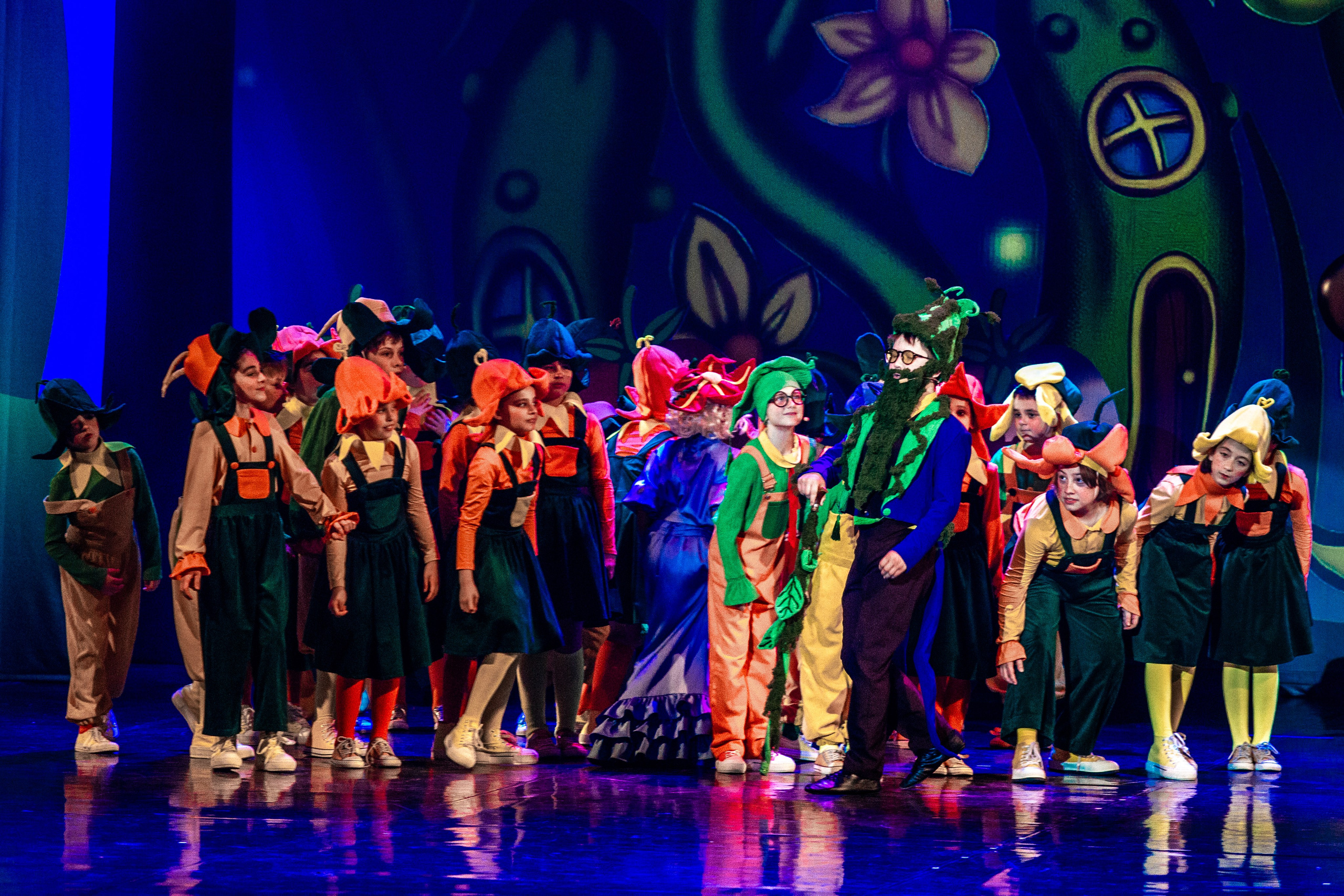 Мюзикл «Незнайка в царстве малюток» премьера Сочи солнышки и Сочи Соло. Фотограф в Сочи Юрий Шептаев