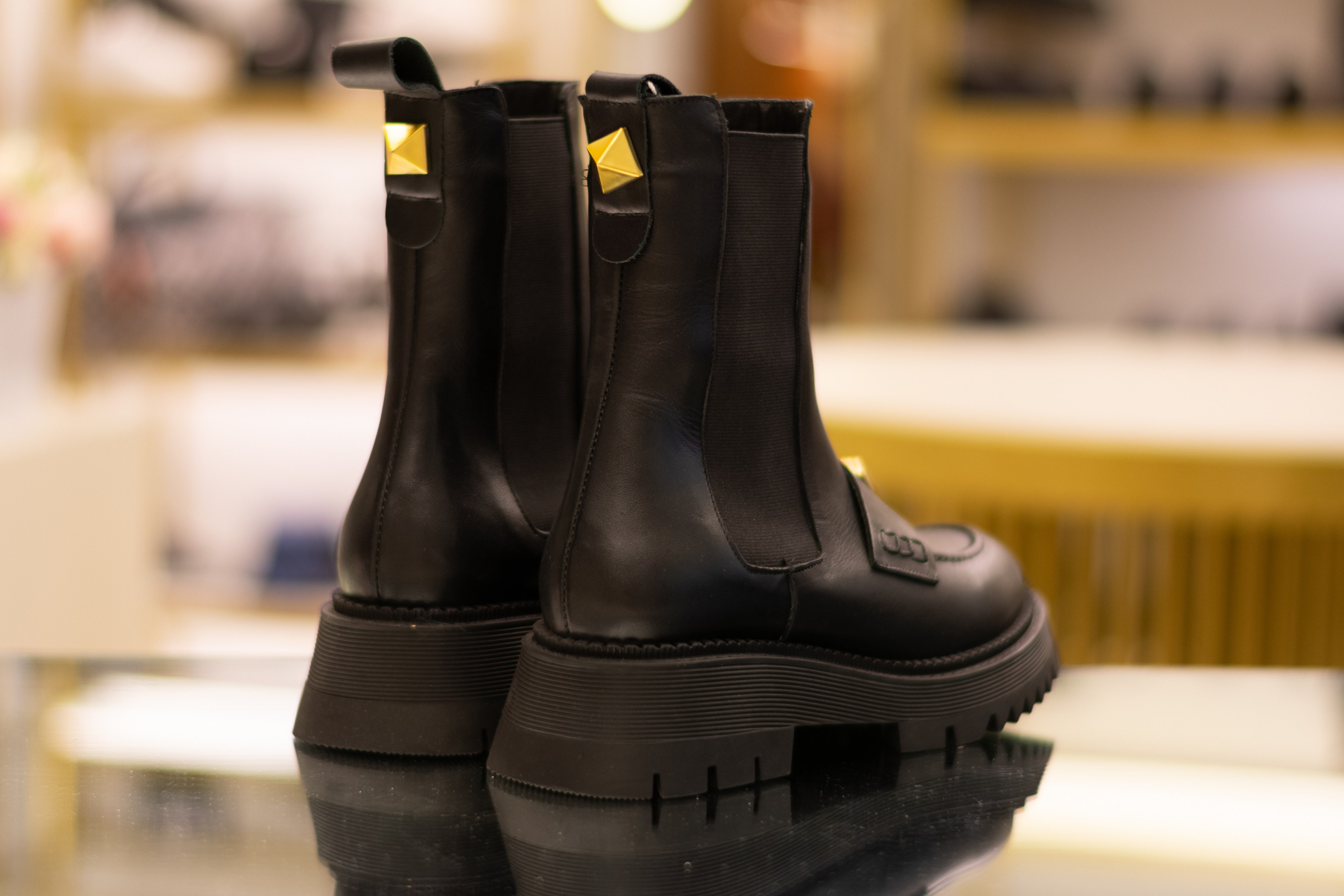 Для организаций. Предметная фотосессия для обувного магазина Capsula. Фотограф/видеограф Богдан Голованов