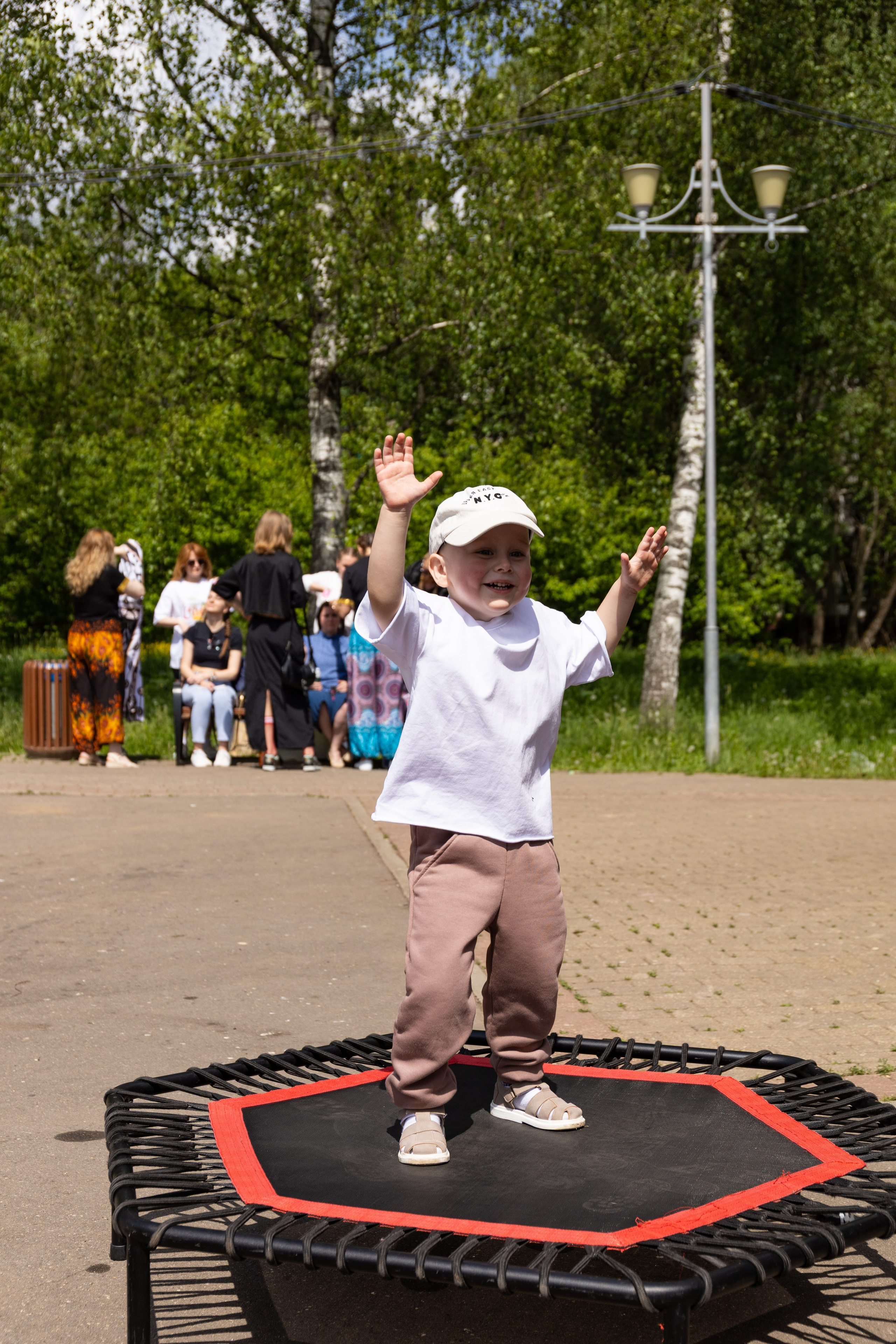 День Доброты. Выпускные фотоальбомы в Москве и Московской области