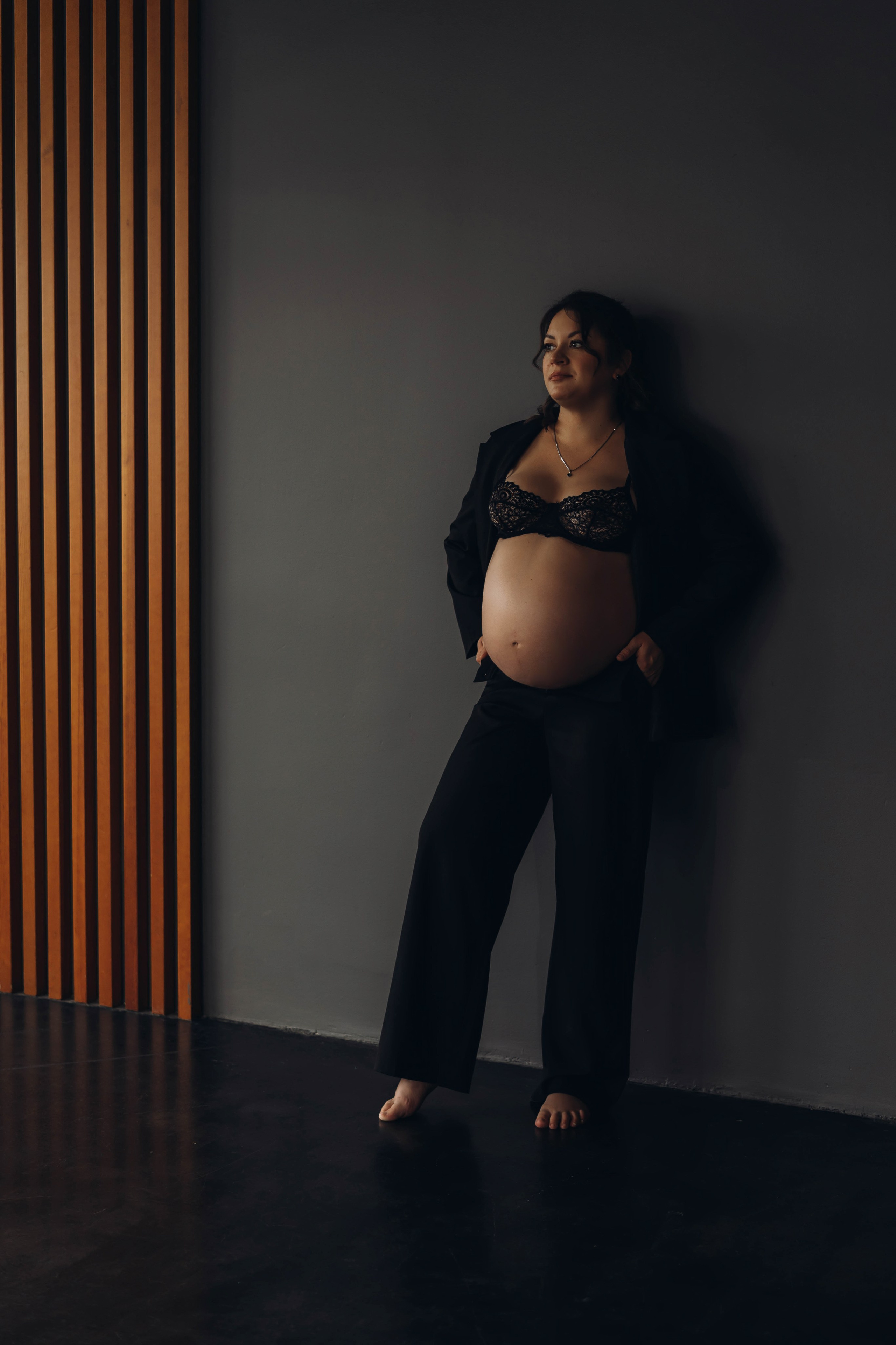 Беременность съемка пары в студии. Фотограф Екатеринбург Кокшарова Александра