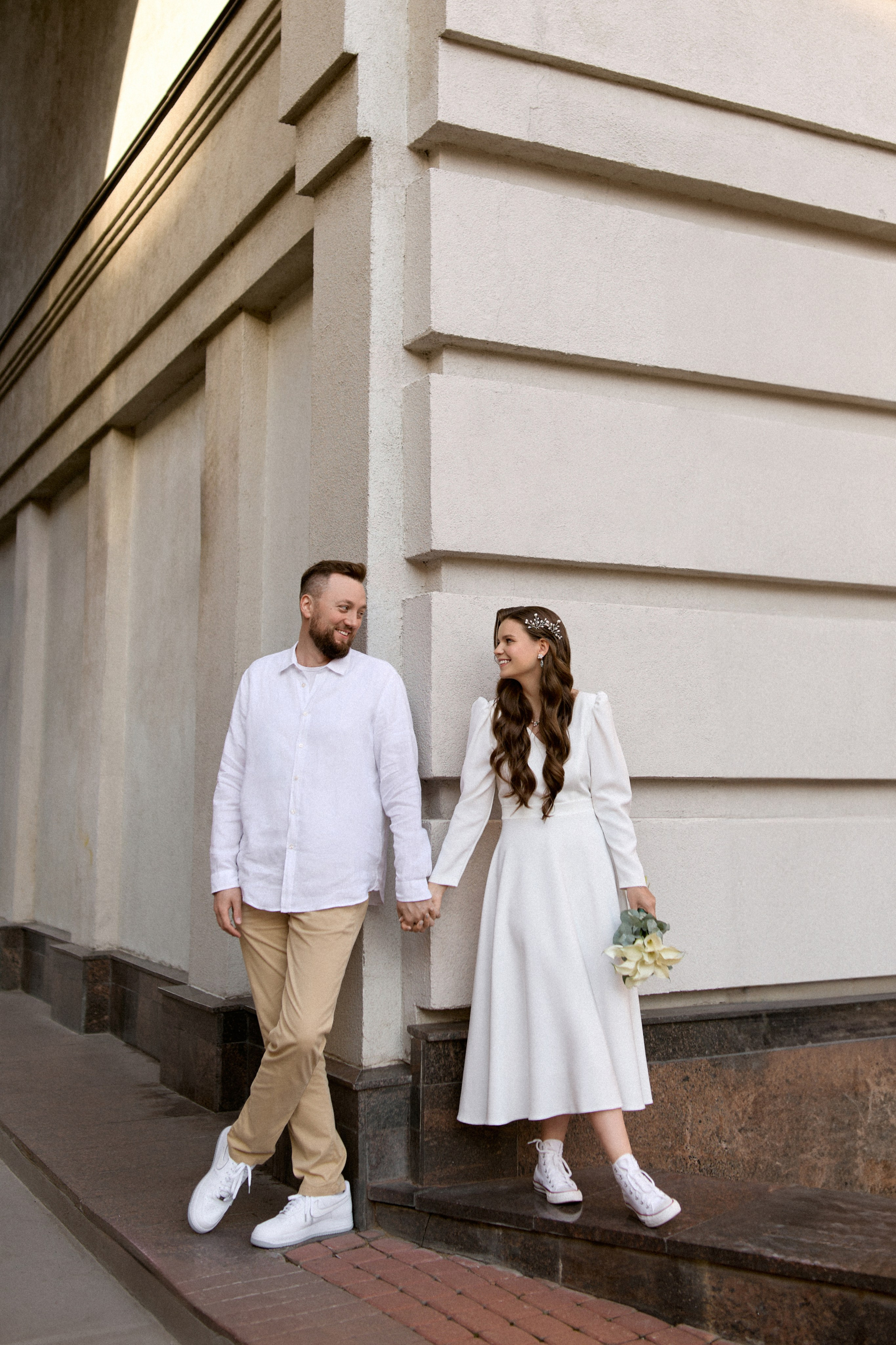 Летняя свадебная фотосессия на Чернышевской. Сестры Карабаза. Фотографы и ретушеры в Москве и Санкт-Петербурге