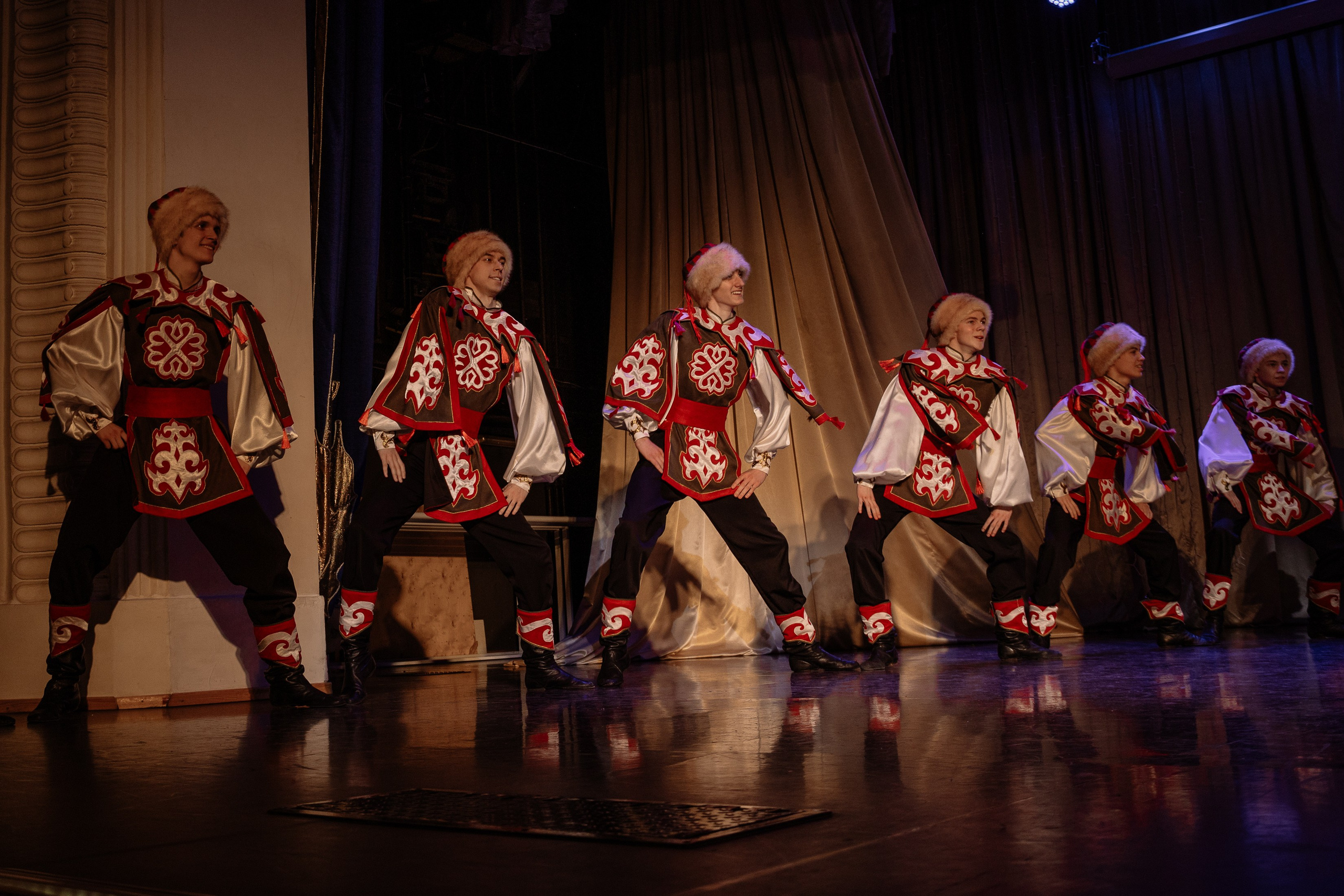 Сибирские узоры ДК Ефремова. Фотограф Юлия Мальцева