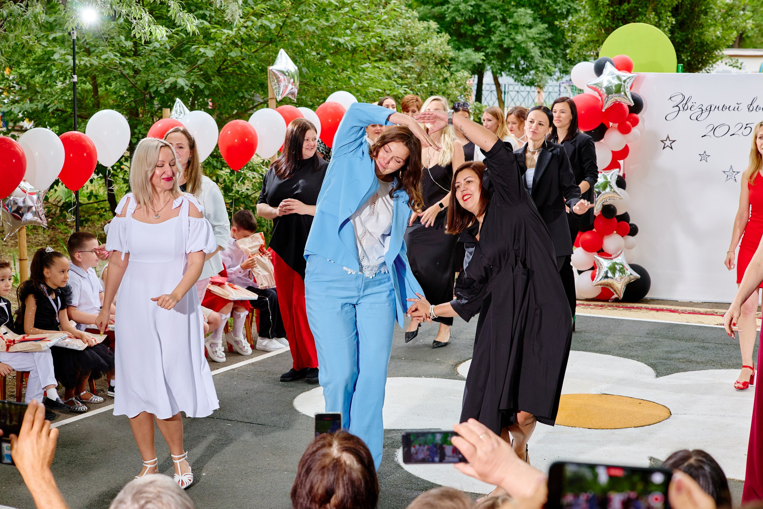 Выпускной 45 сад. Фотограф Выпускные альбомы Таганрог Сергей Коробченко